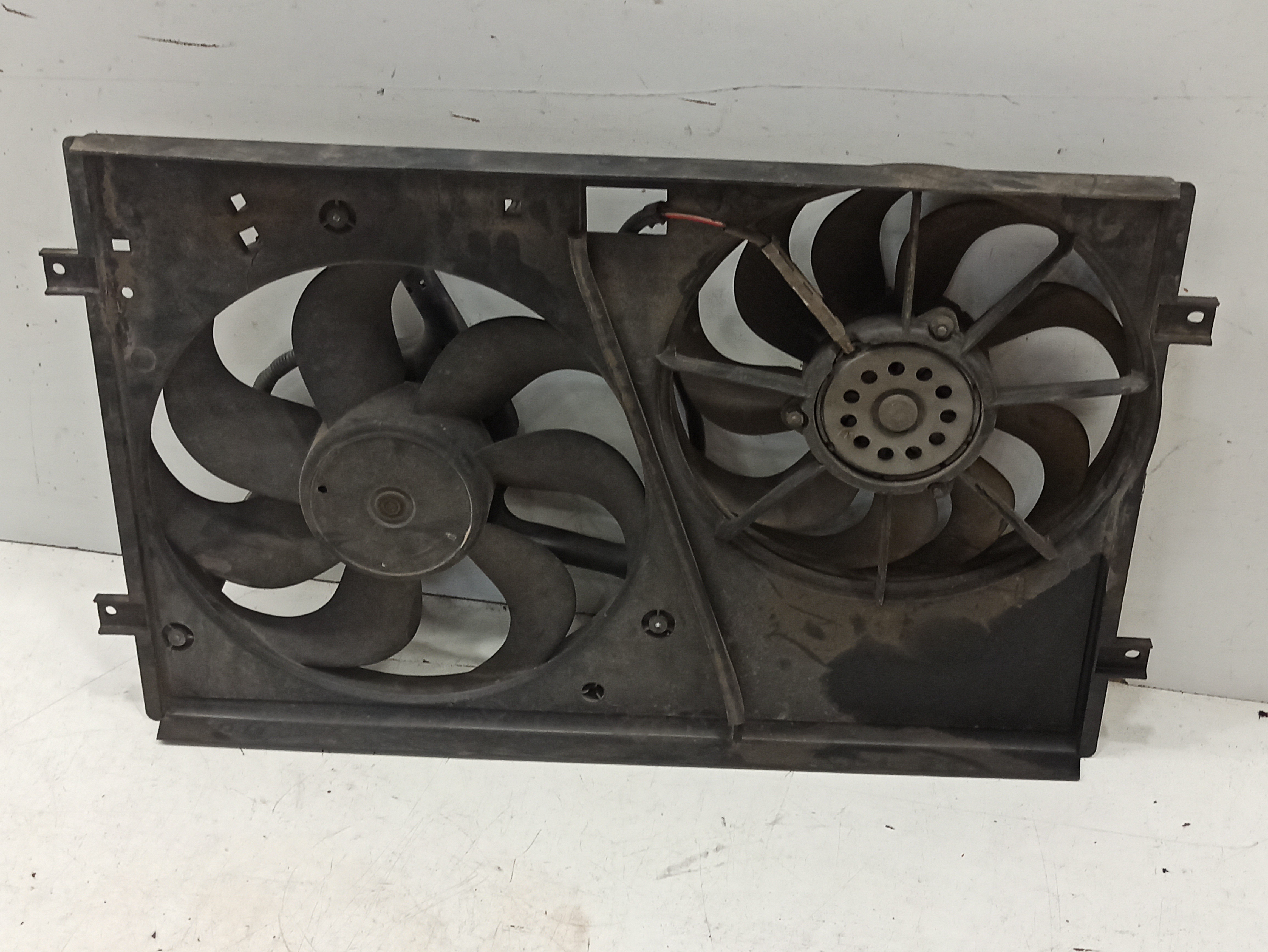 Termo ventiladores VOLKSWAGEN POLO (9N_) | 01 - 14 Imagem-1