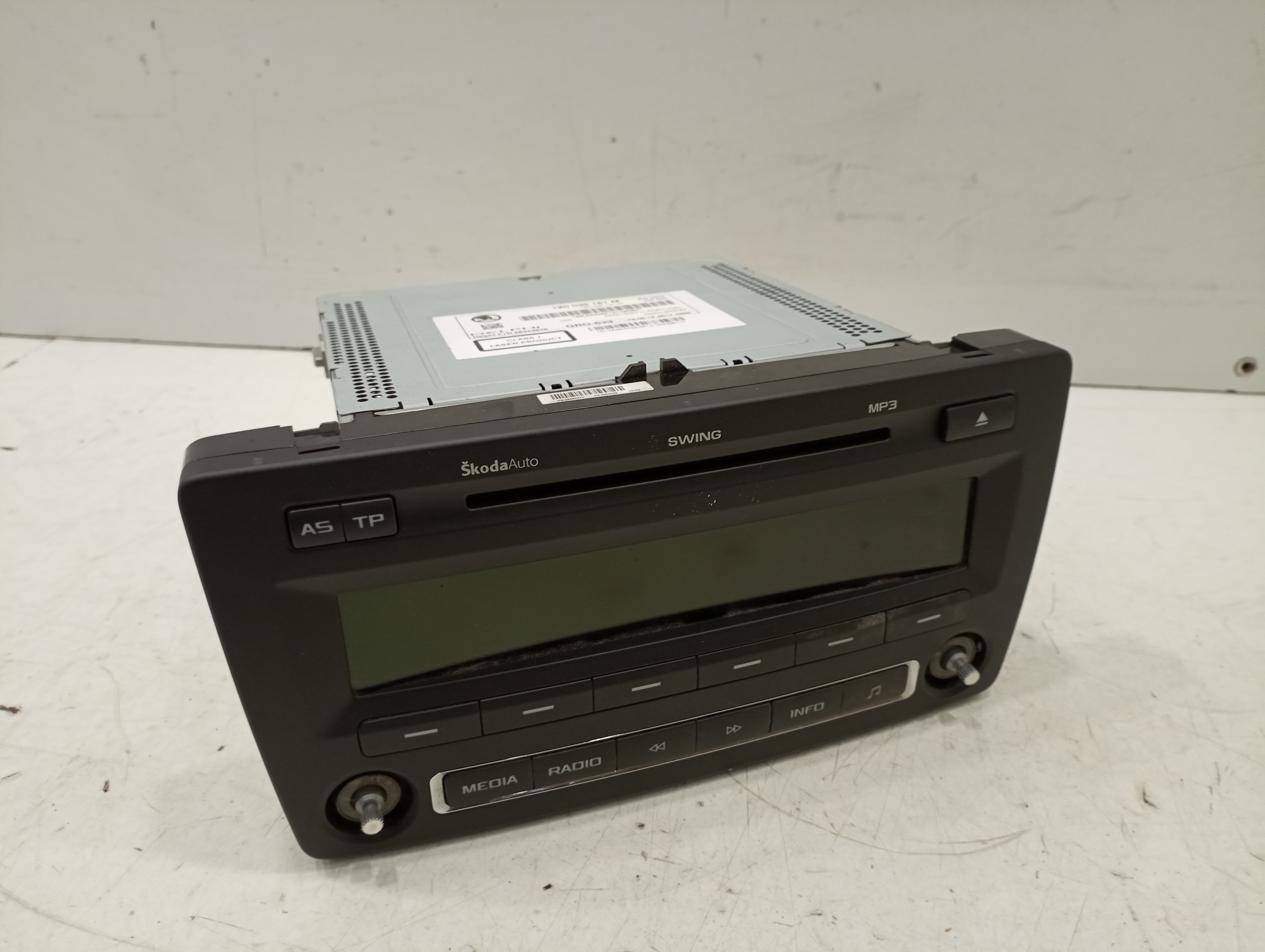 Auto-Rádio SKODA OCTAVIA II (1Z3) | 04 - 13 Imagem-5
