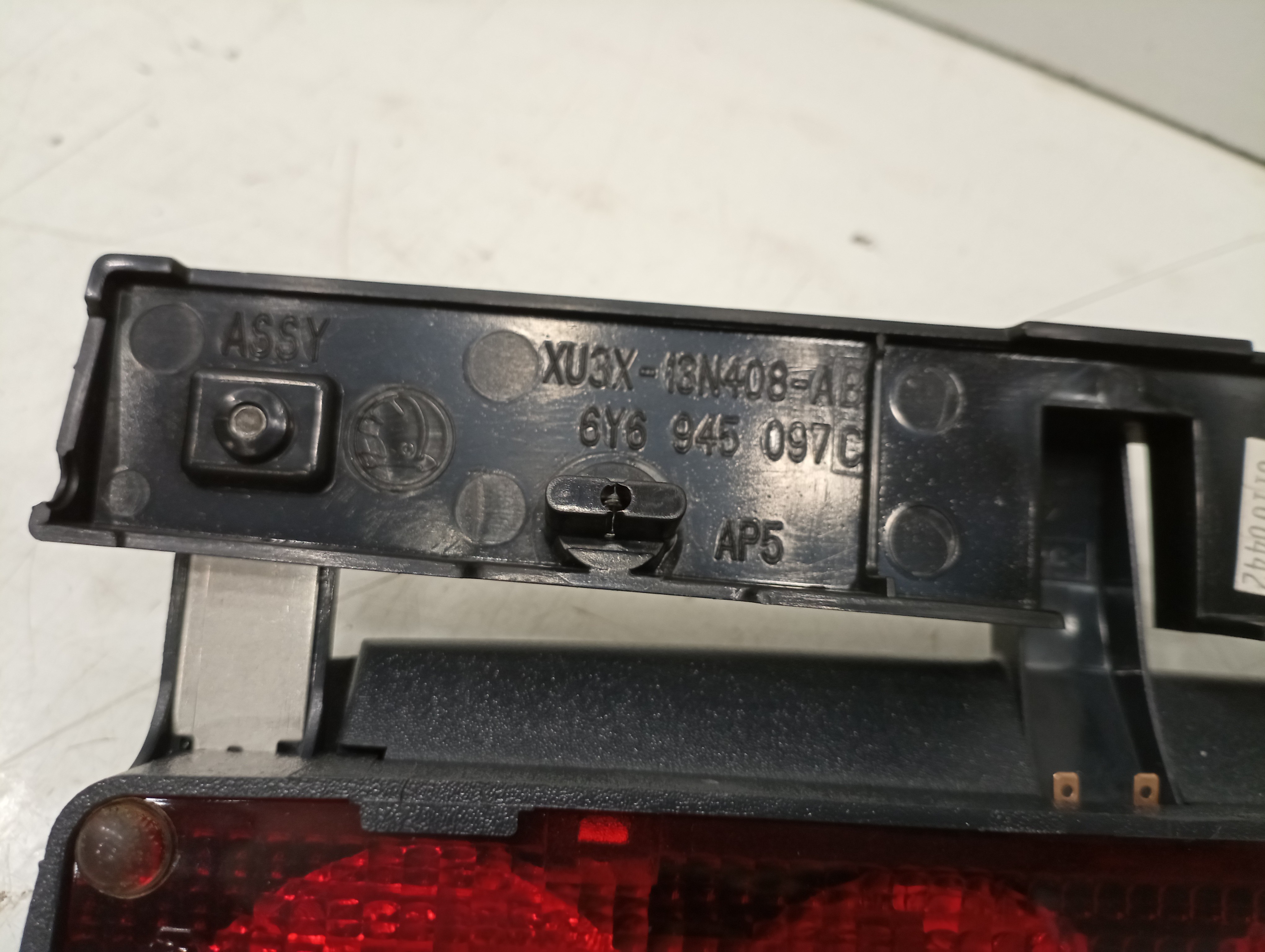 3º Stop SKODA FABIA I Combi (6Y5) | 00 - 07 Imagem-1