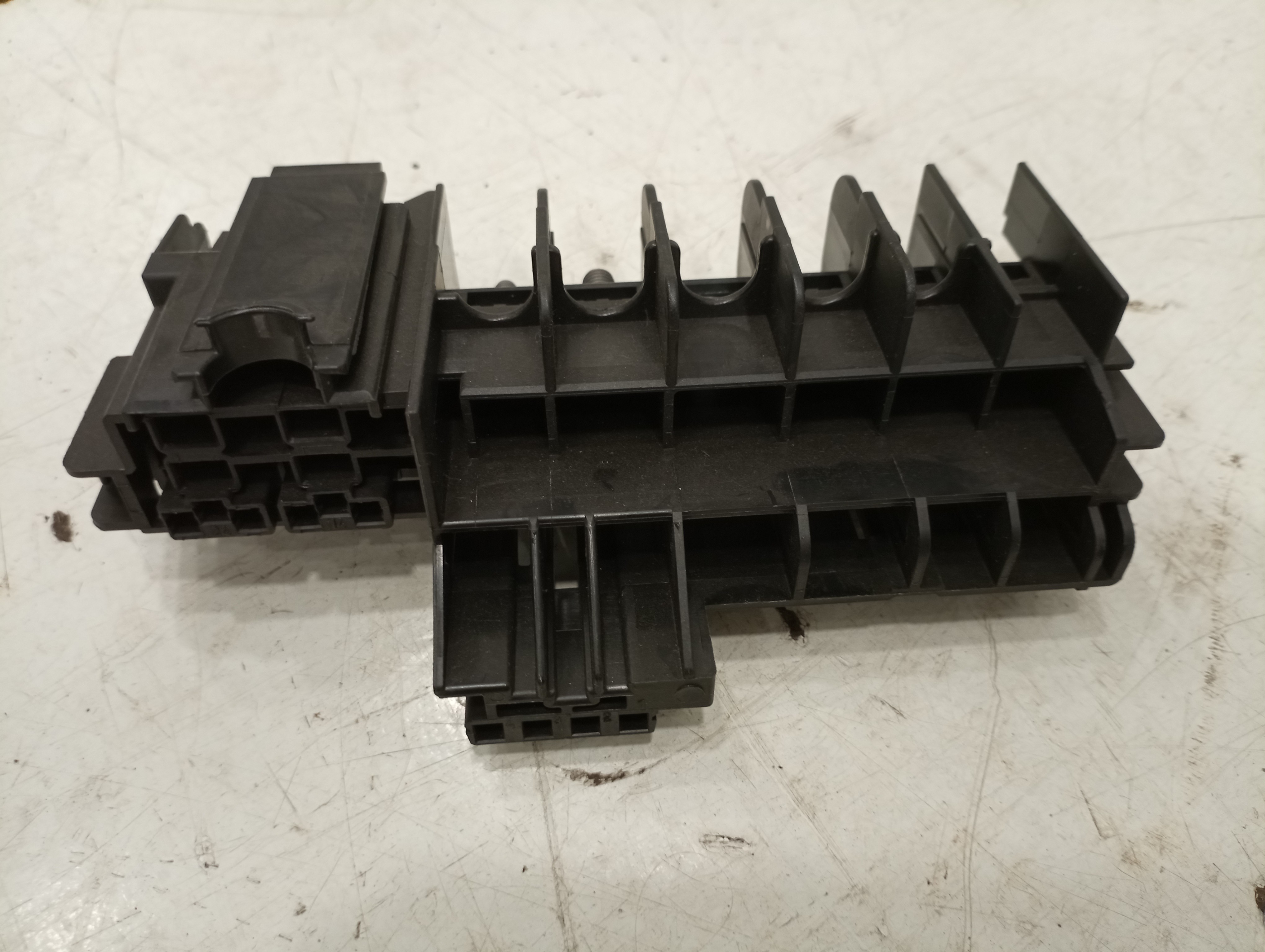 Placa de suporte de fusíveis AUDI A1 (8X1, 8XK) | 10 - 18