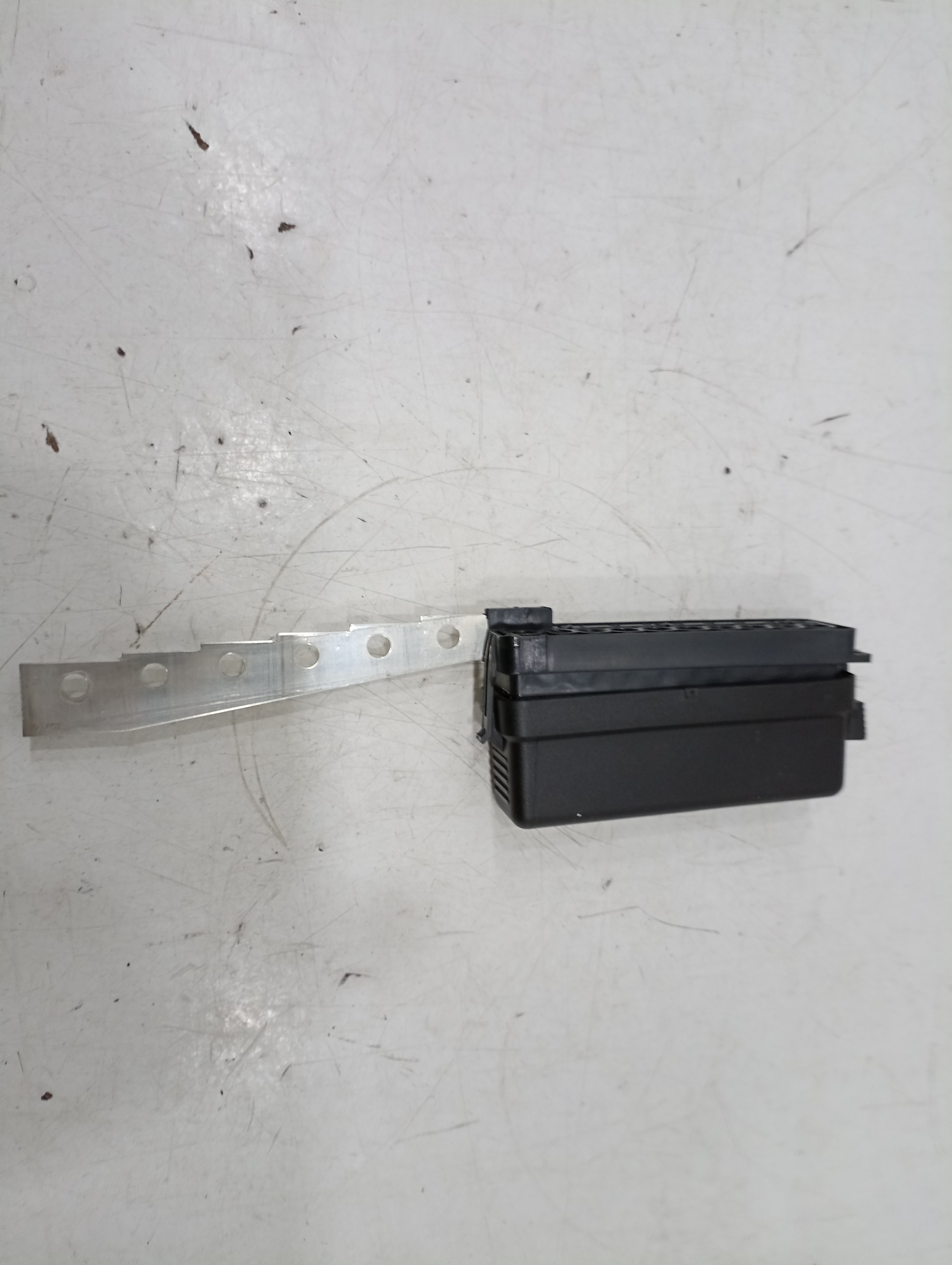 Placa de suporte de fusíveis VOLKSWAGEN POLO (9N_) | 01 - 14 Imagem-2