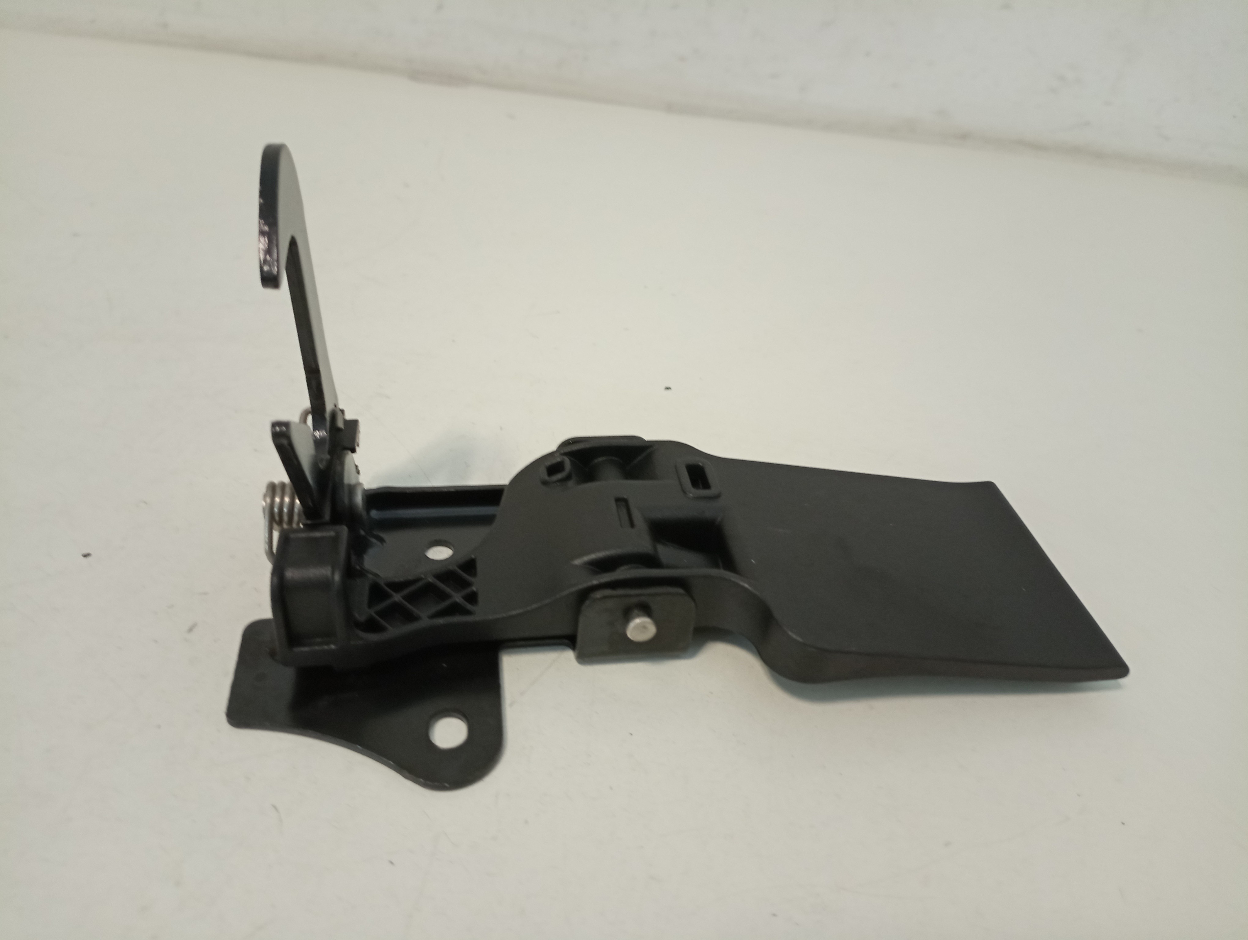 Fecho de capô AUDI Q3 (8UB, 8UG) | 11 - 18