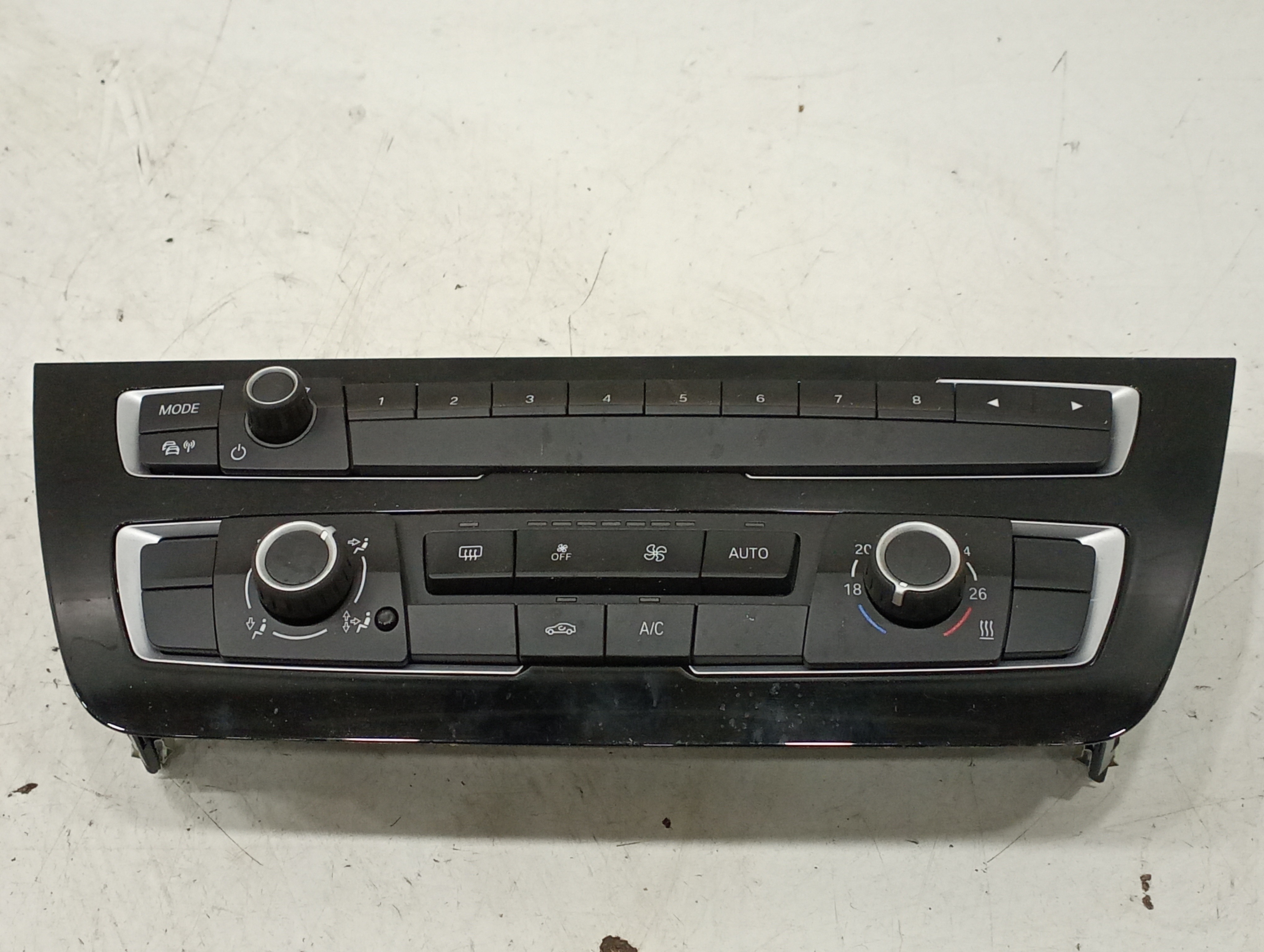 Comando da Sofagem BMW 1 (F21) | 11 - 