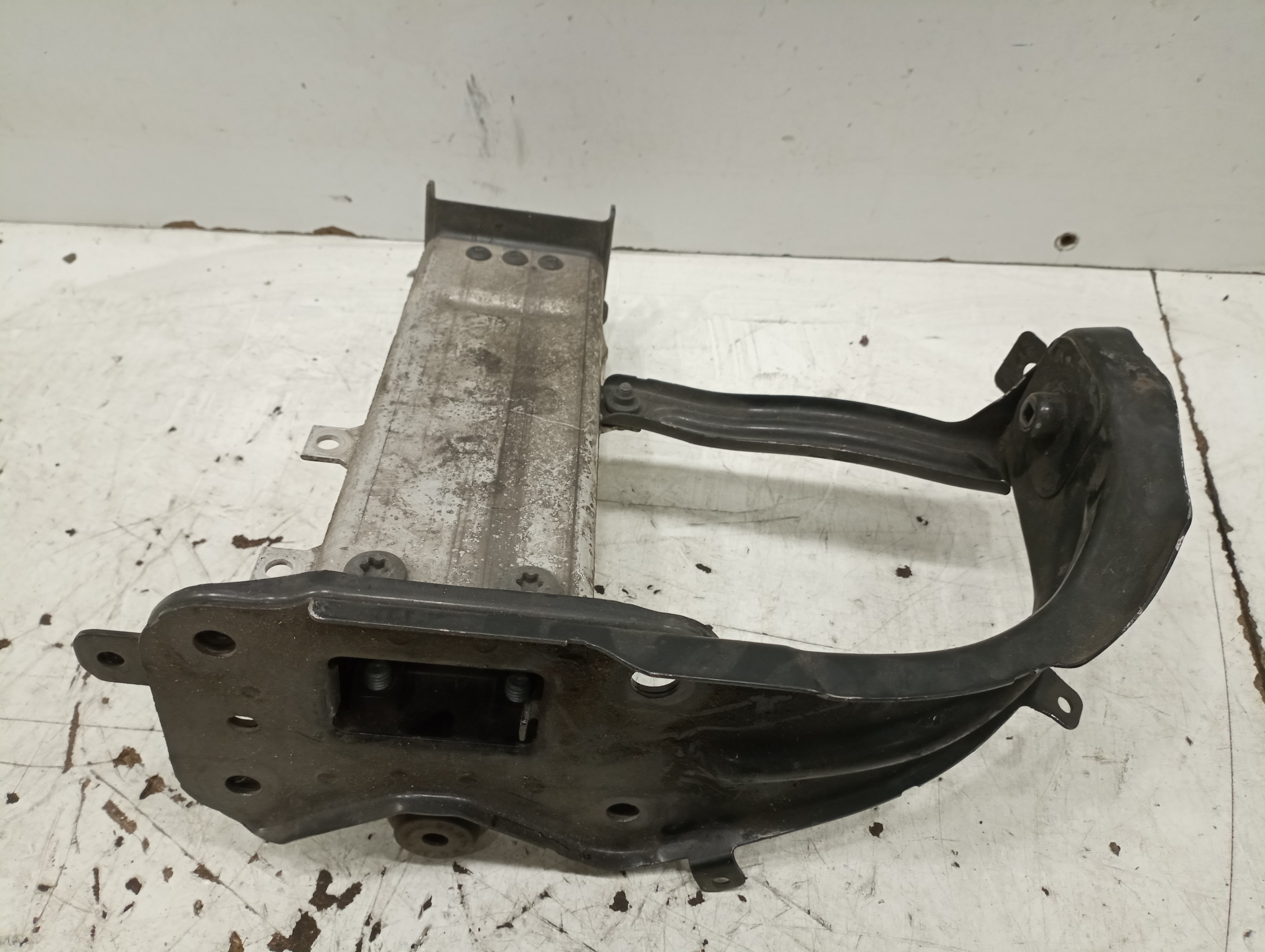 Reforço do para-choques Frente MERCEDES-BENZ E-CLASS (W211) | 02 - 09 Imagem-1