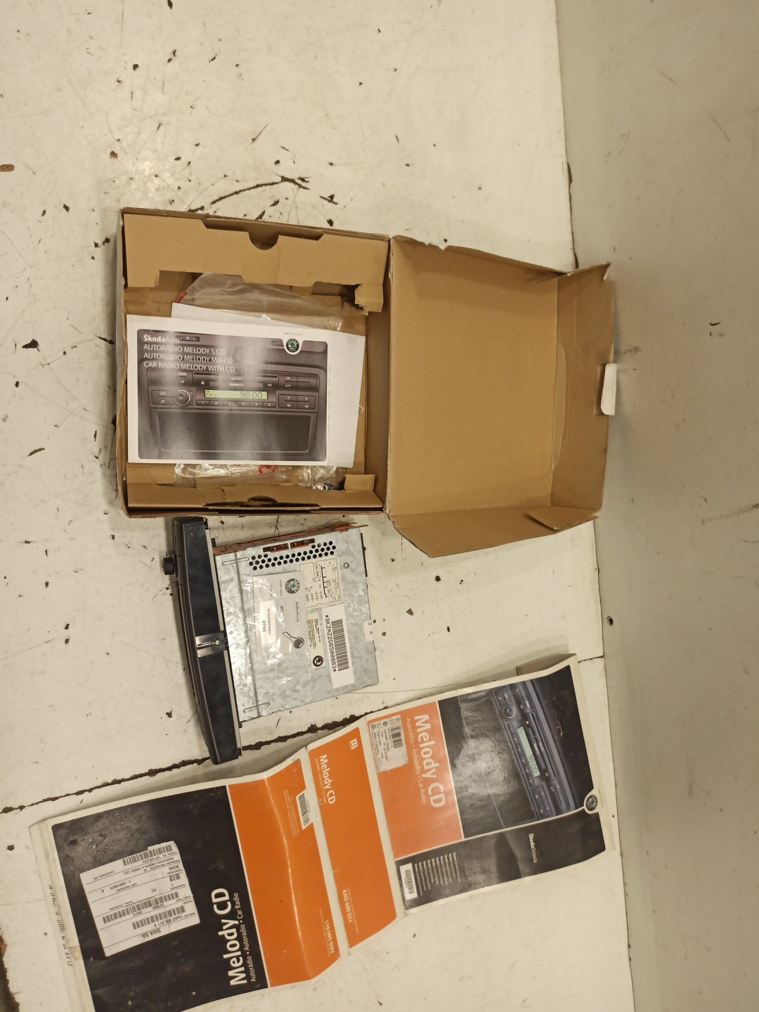 Auto-Rádio SKODA OCTAVIA II (1Z3) | 04 - 13 Imagem-1