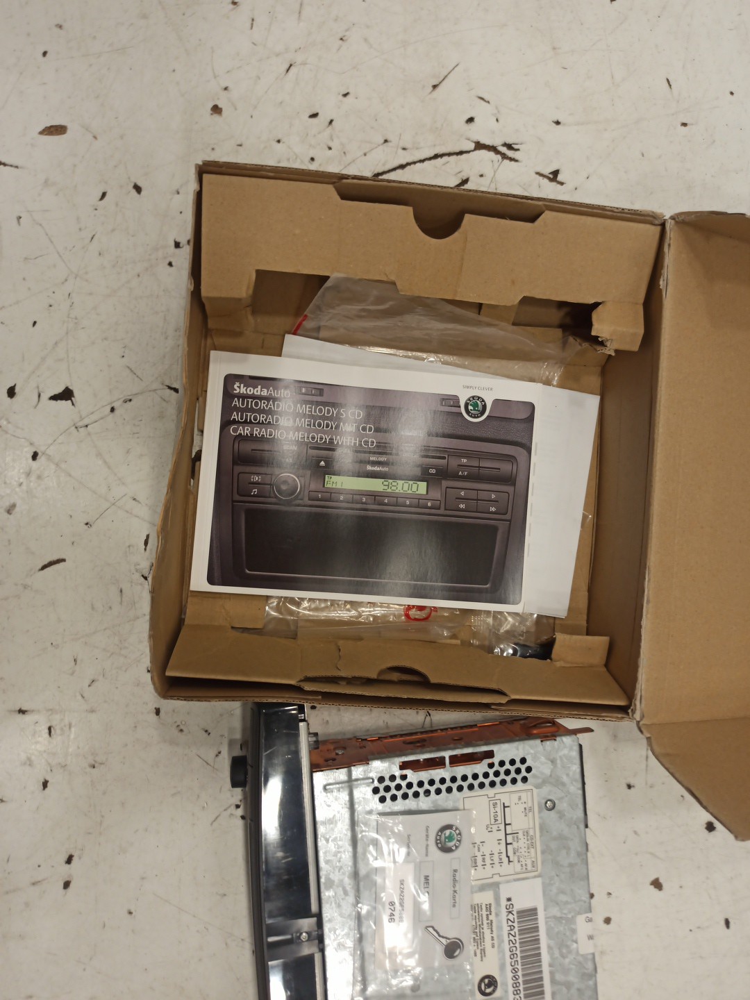 Auto-Rádio SKODA OCTAVIA II (1Z3) | 04 - 13 Imagem-3