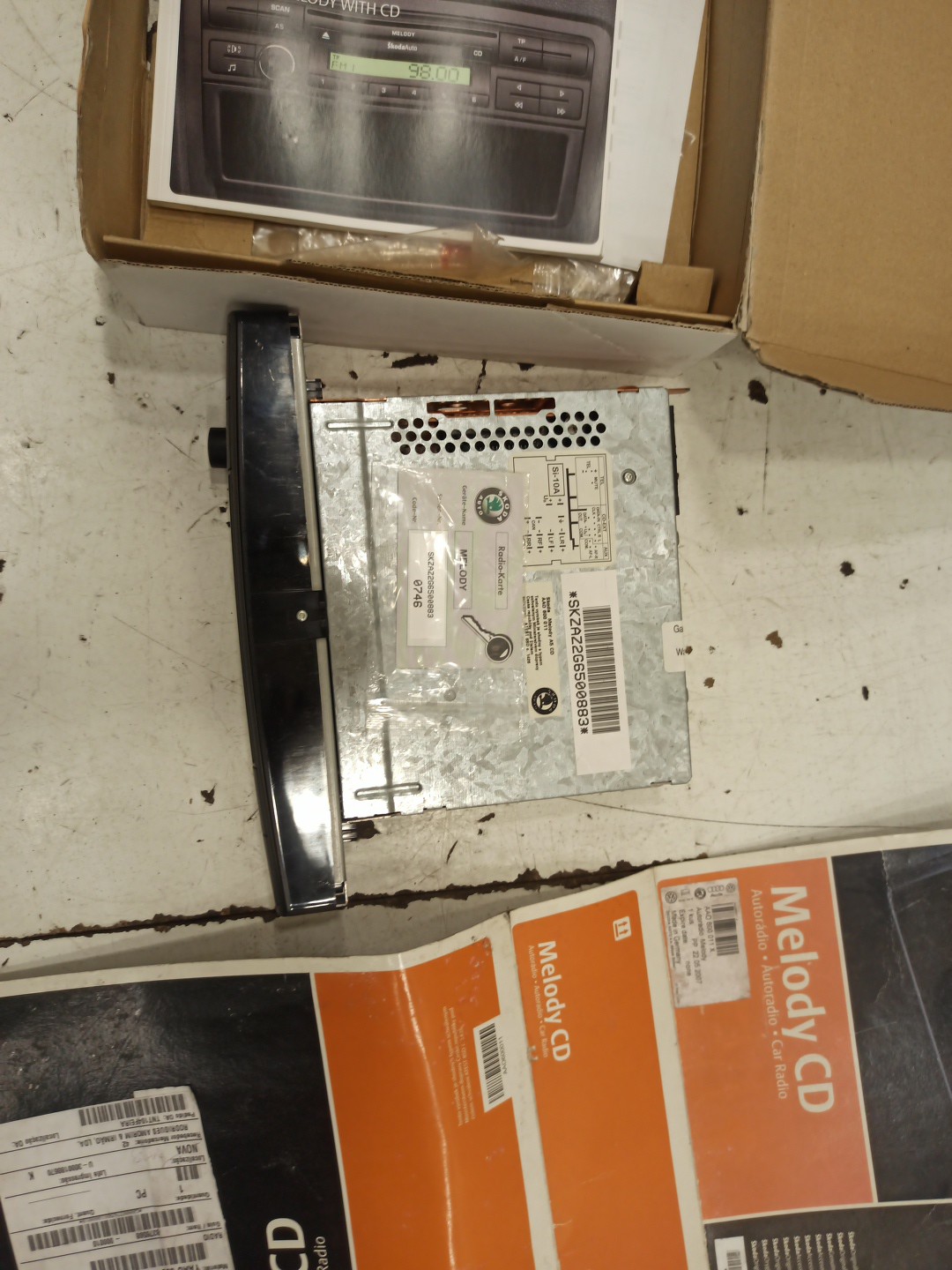 Auto-Rádio SKODA OCTAVIA II (1Z3) | 04 - 13 Imagem-4