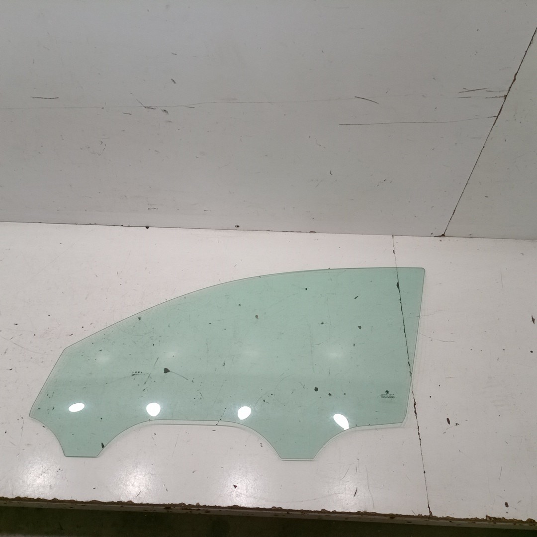 Vidro de Porta Frente Esquerdo SKODA SUPERB I (3U4) | 01 - 08