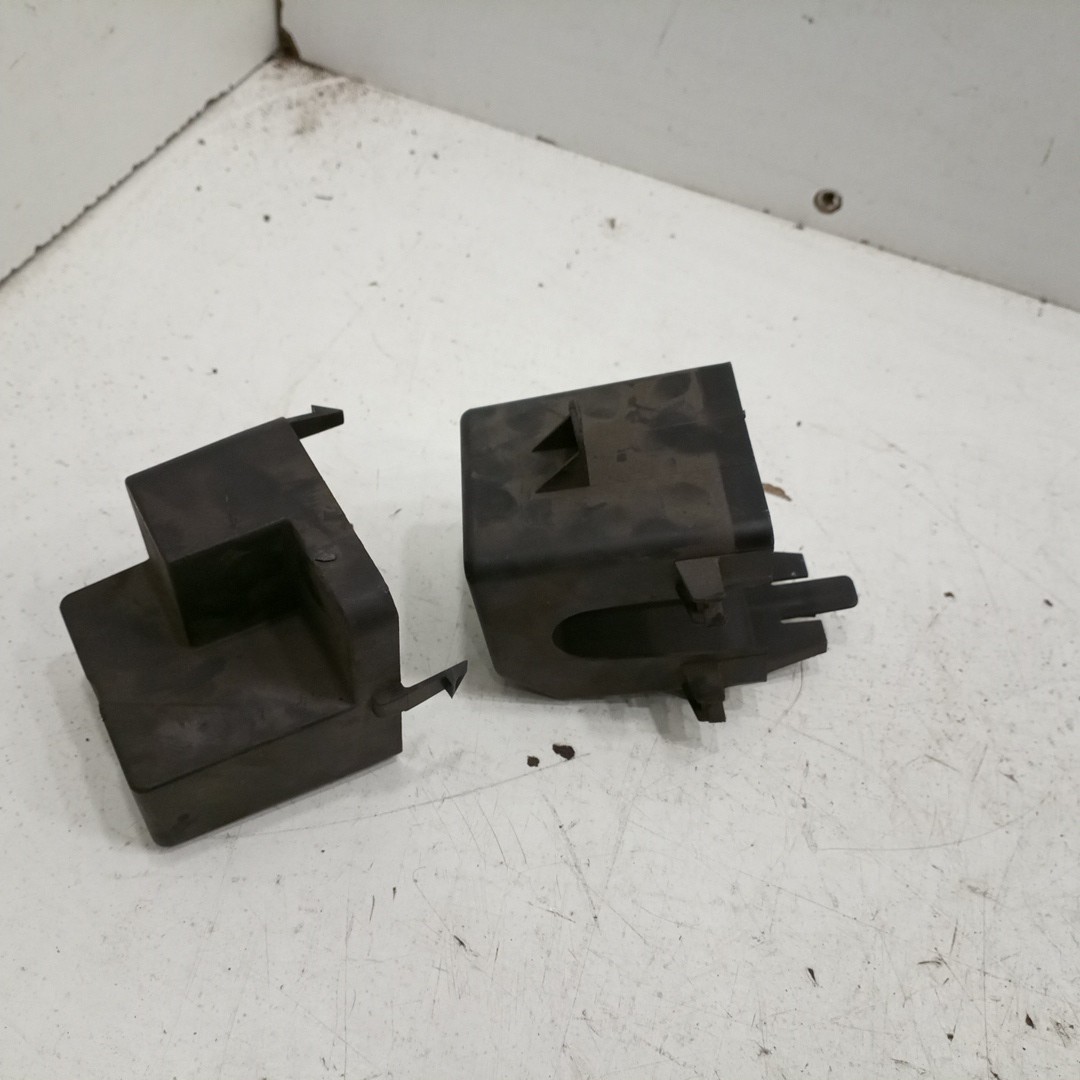 Suporte de relés/ fusíveis VOLKSWAGEN GOLF IV (1J1) | 97 - 07 Imagem-3