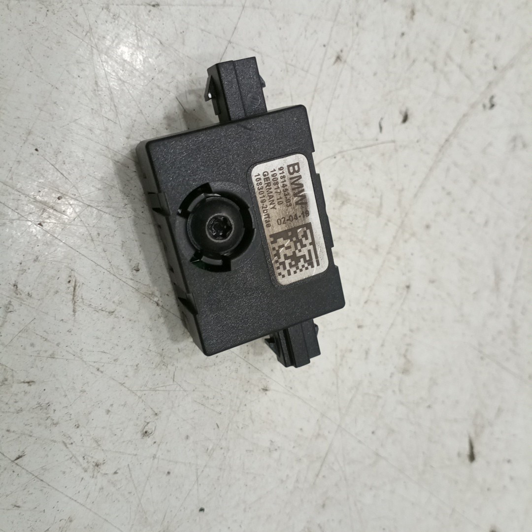 Amplificador de antena BMW 1 (F21) | 11 - 
