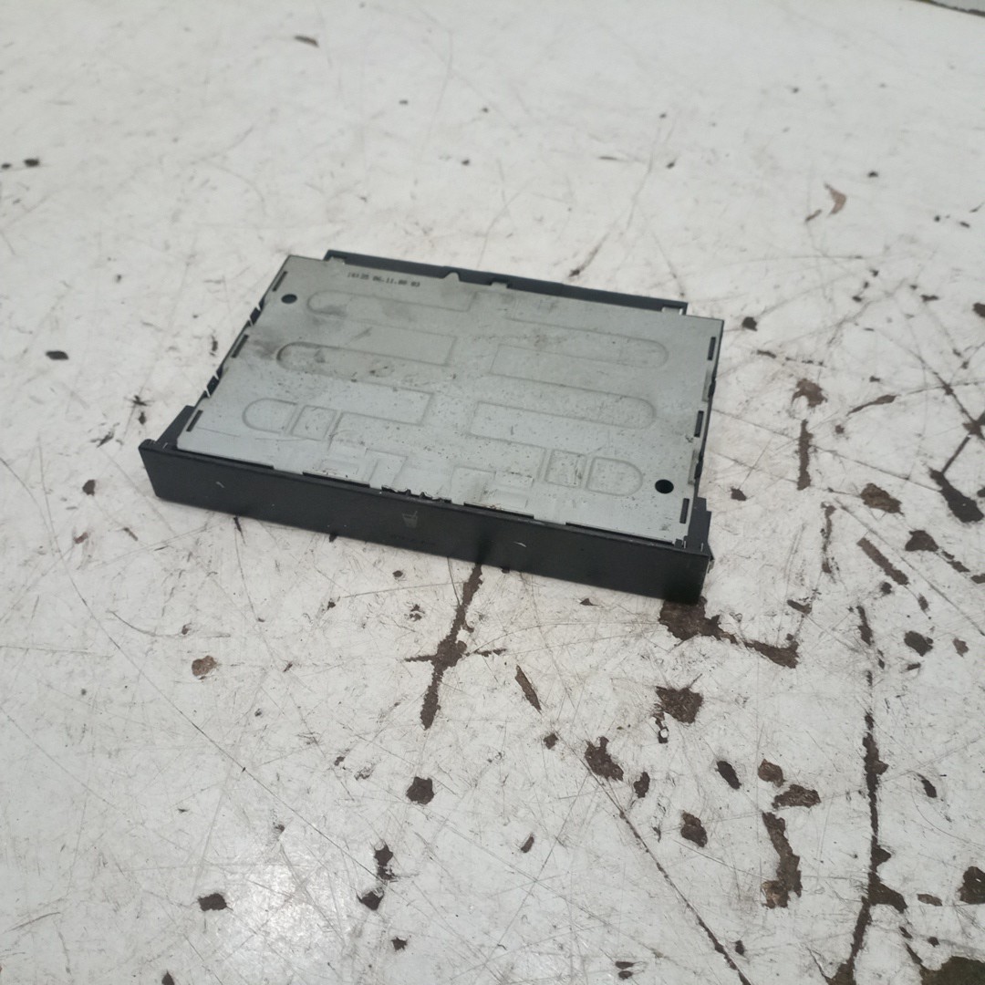 Suporte de copos VOLKSWAGEN GOLF IV (1J1) | 97 - 07 Imagem-1