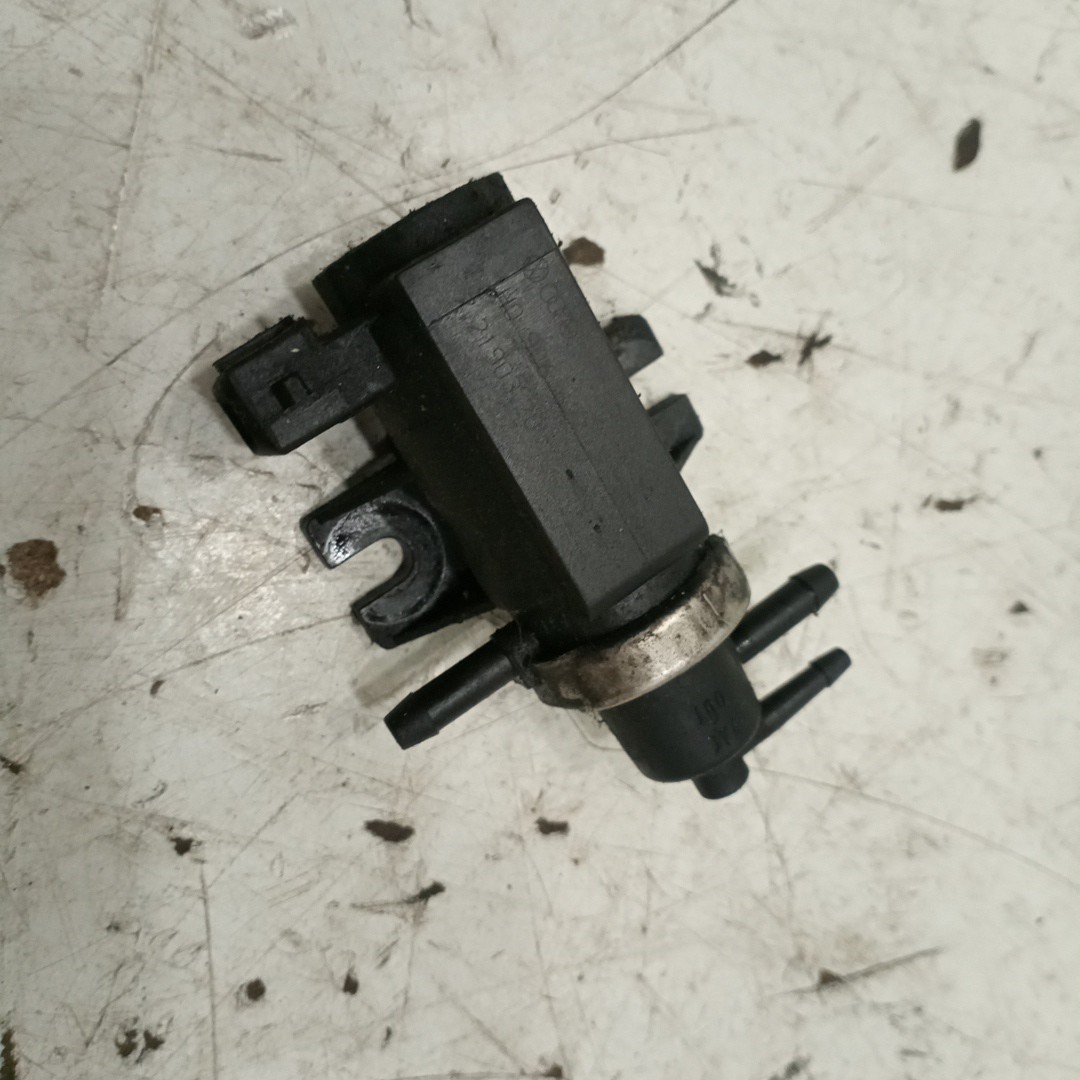 Válvula de vácuo VOLKSWAGEN GOLF IV (1J1) | 97 - 07