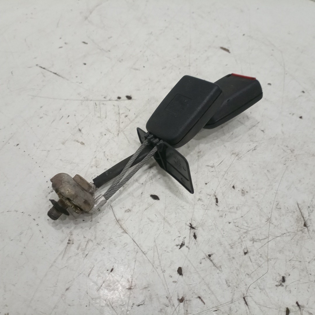 Encaixe cinto traseiro VOLKSWAGEN GOLF IV (1J1) | 97 - 07