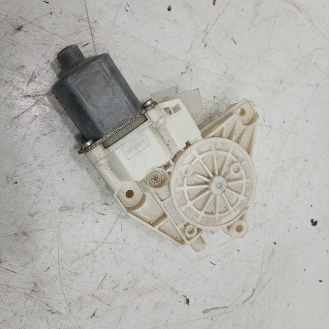Motor de vidro frente esquerdo MERCEDES-BENZ A-CLASS (W176) | 12 - 18 Imagem-1