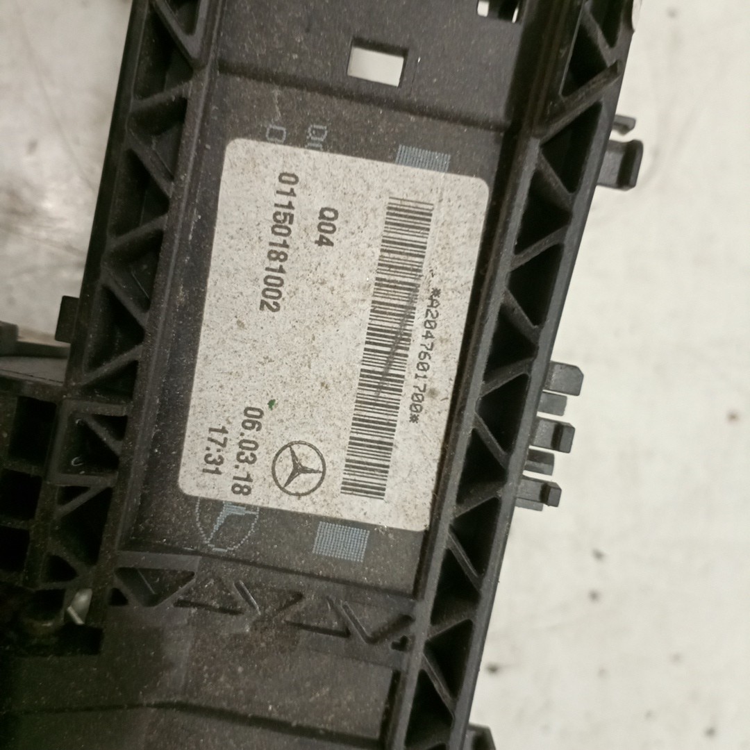 Fecho da Porta Frente Esquerdo MERCEDES-BENZ A-CLASS (W176) | 12 - 18 Imagem-1