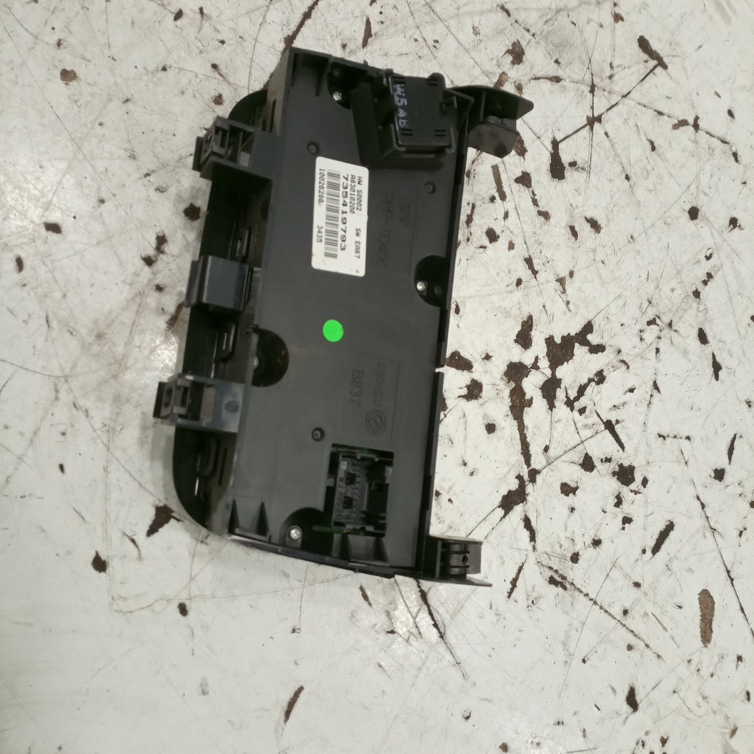 Comutador de Sofagem / Ar Condicionado FIAT GRANDE PUNTO (199_) | 05 -  Imagem-2