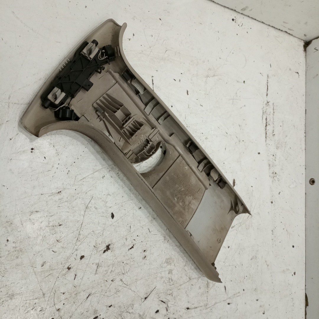 Moldura de pilar B AUDI A4 Avant (8D5, B5) | 94 - 02 Imagem-1