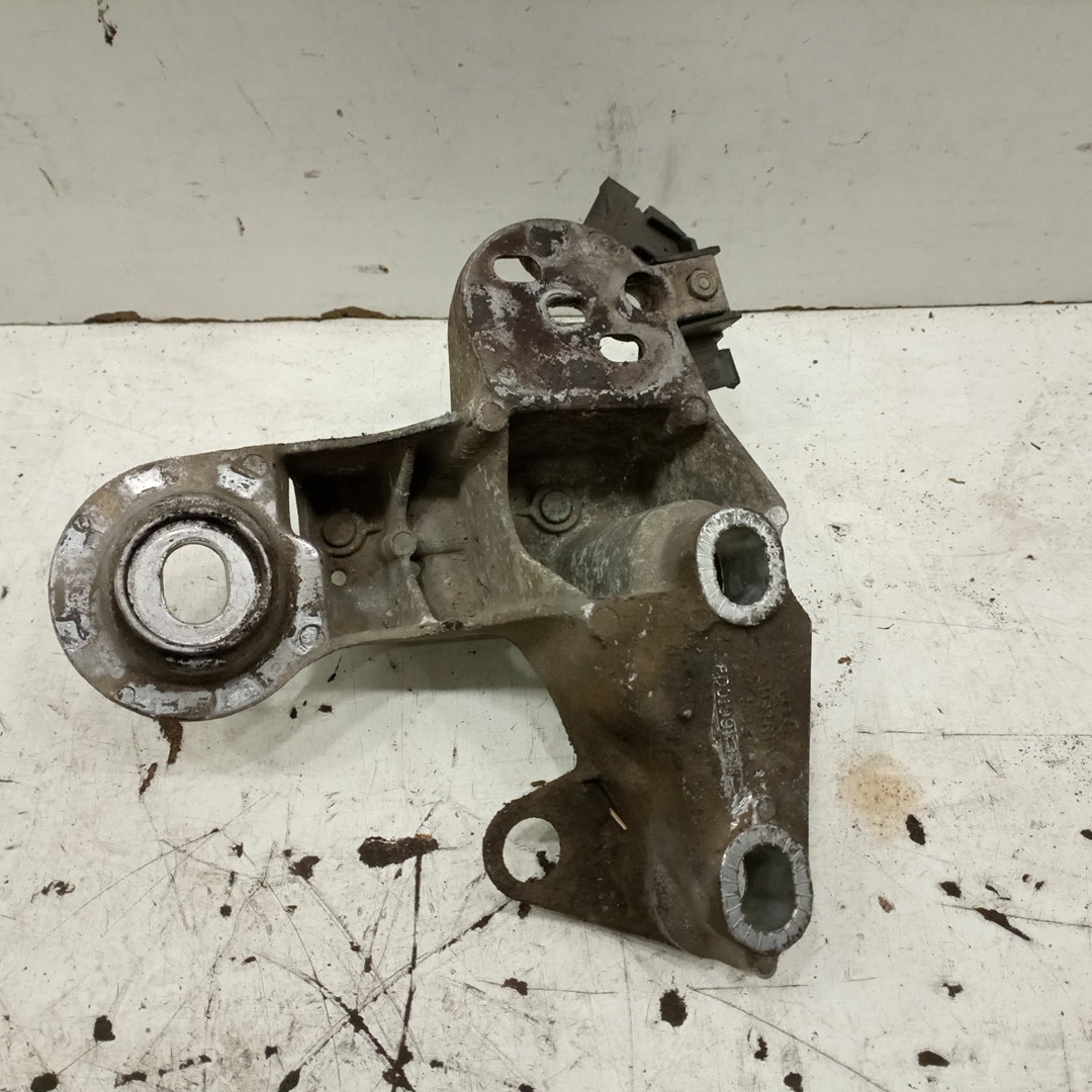 Apoio de motor AUDI A4 Avant (8D5, B5) | 94 - 02