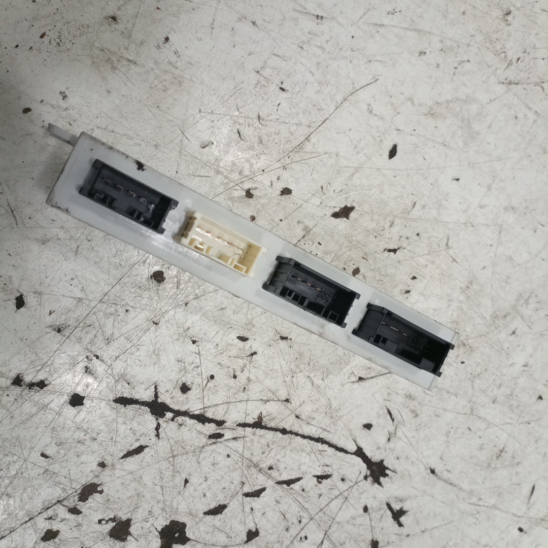 Módulo de controlo da cortina da mala BMW 5 Touring (F11) | 09 - 17 Imagem-2