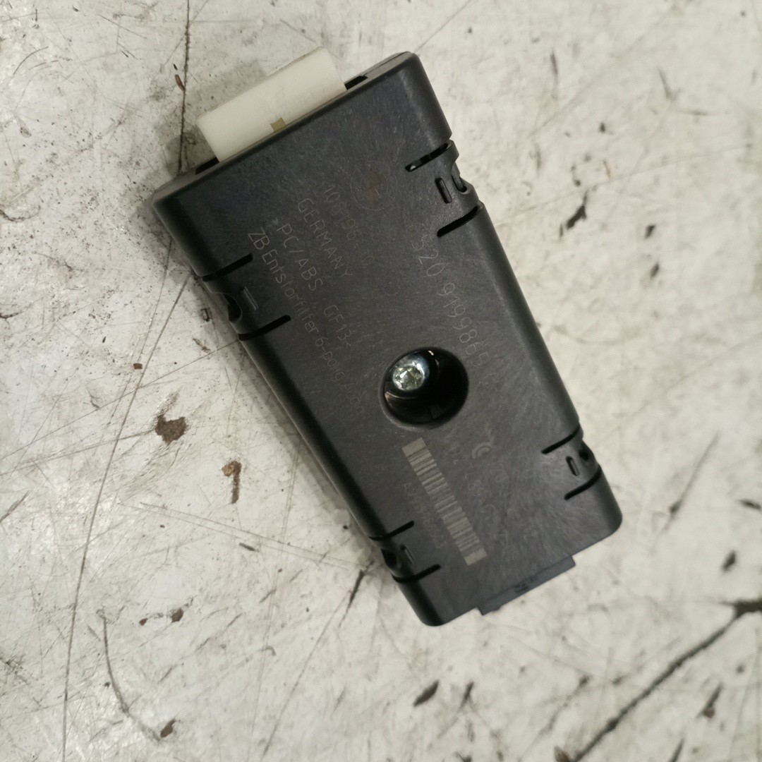 Amplificador de antena BMW 5 Touring (F11) | 09 - 17 Imagem-1