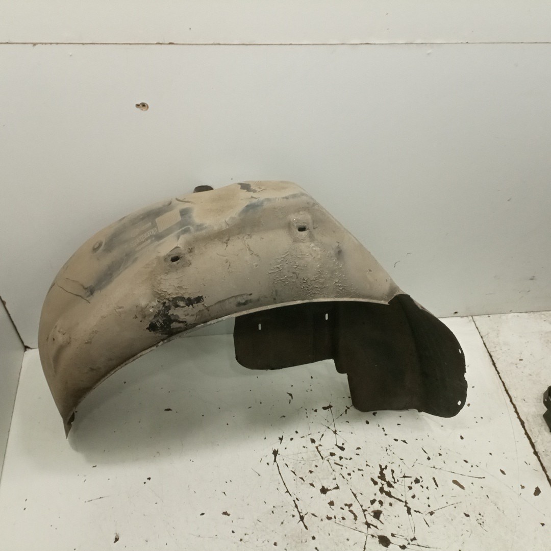 Cava de Roda Traseira Esquerda VOLKSWAGEN PASSAT Variant (3B5) | 97 - 01