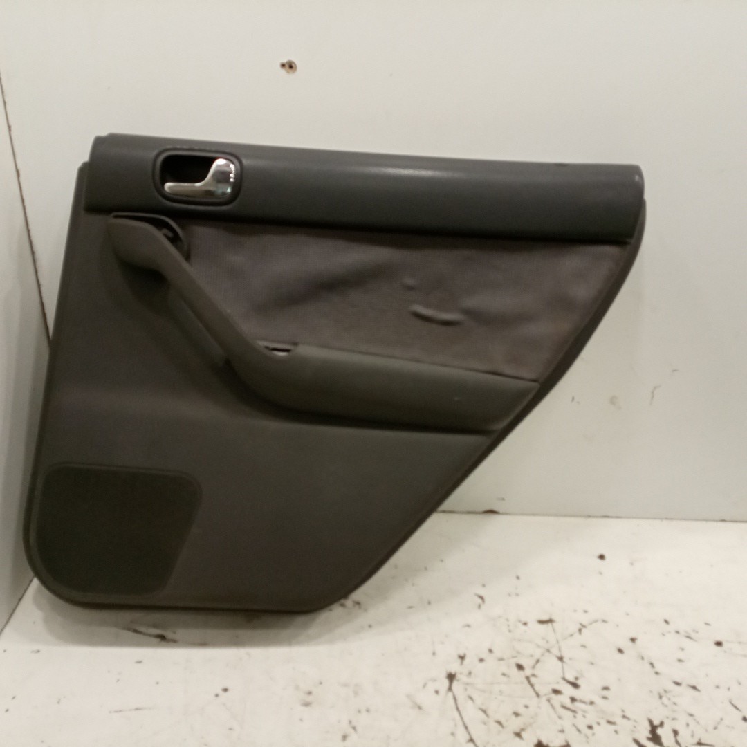 Quartela de porta trás direita AUDI A3 (8L1) | 96 - 06