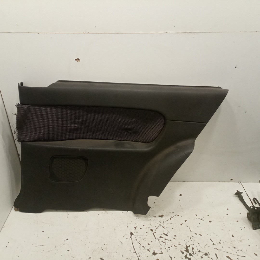 Quartela de porta trás direita AUDI A3 (8L1) | 96 - 06