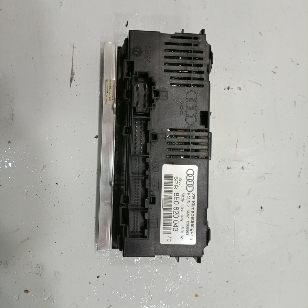 Comutador de Sofagem / Ar Condicionado AUDI A4 Avant (8E5, B6) | 00 - 05 Imagem-2