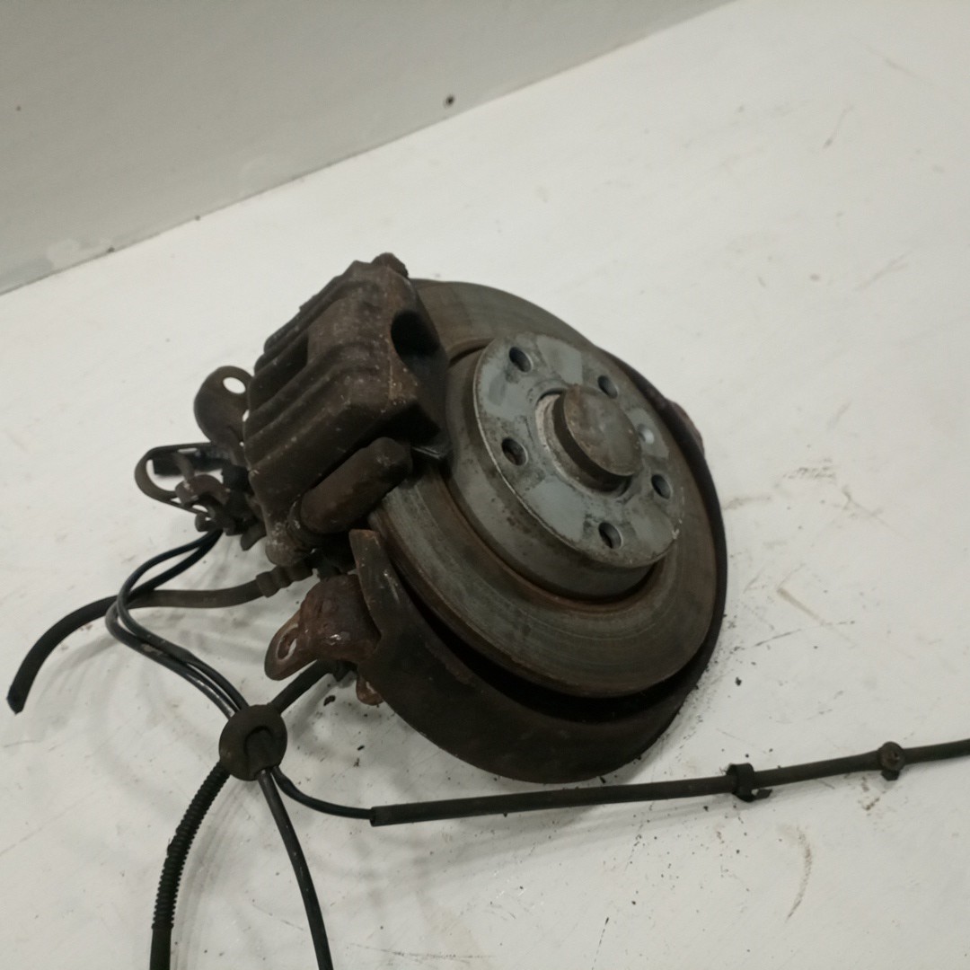 Manga de eixo trás esquerda AUDI A4 Avant (8E5, B6) | 00 - 05 Imagem-1