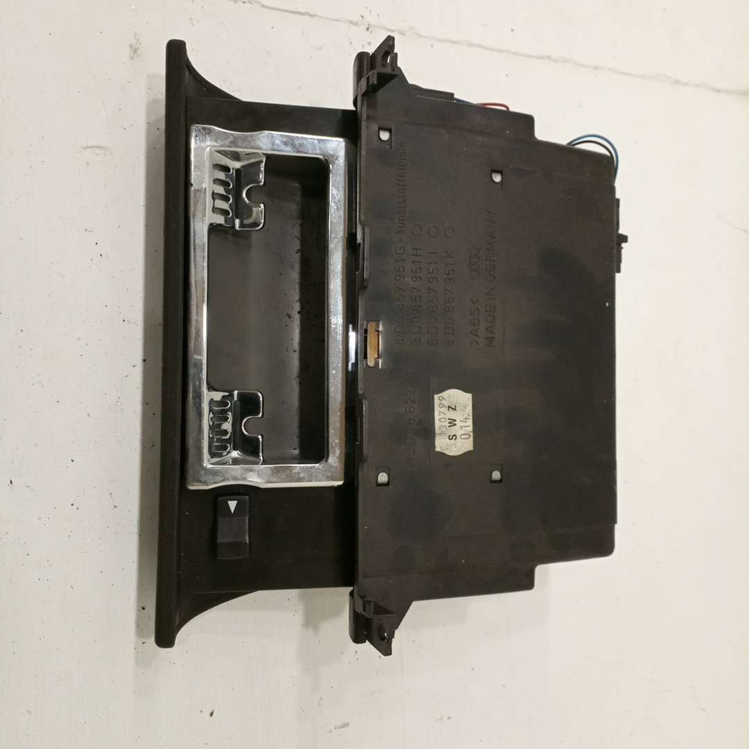 Cinzeiro AUDI A4 Avant (8D5, B5) | 94 - 02 Imagem-3