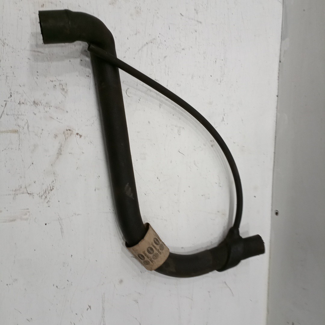 Tubo de Água VOLKSWAGEN PASSAT (3A2, 35I) | 88 - 97 Imagem-1