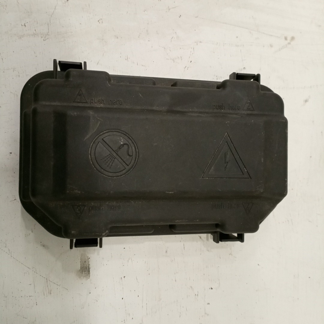 Tampa de caixa de fusiveis BMW 1 (F21) | 11 -  Imagem-2