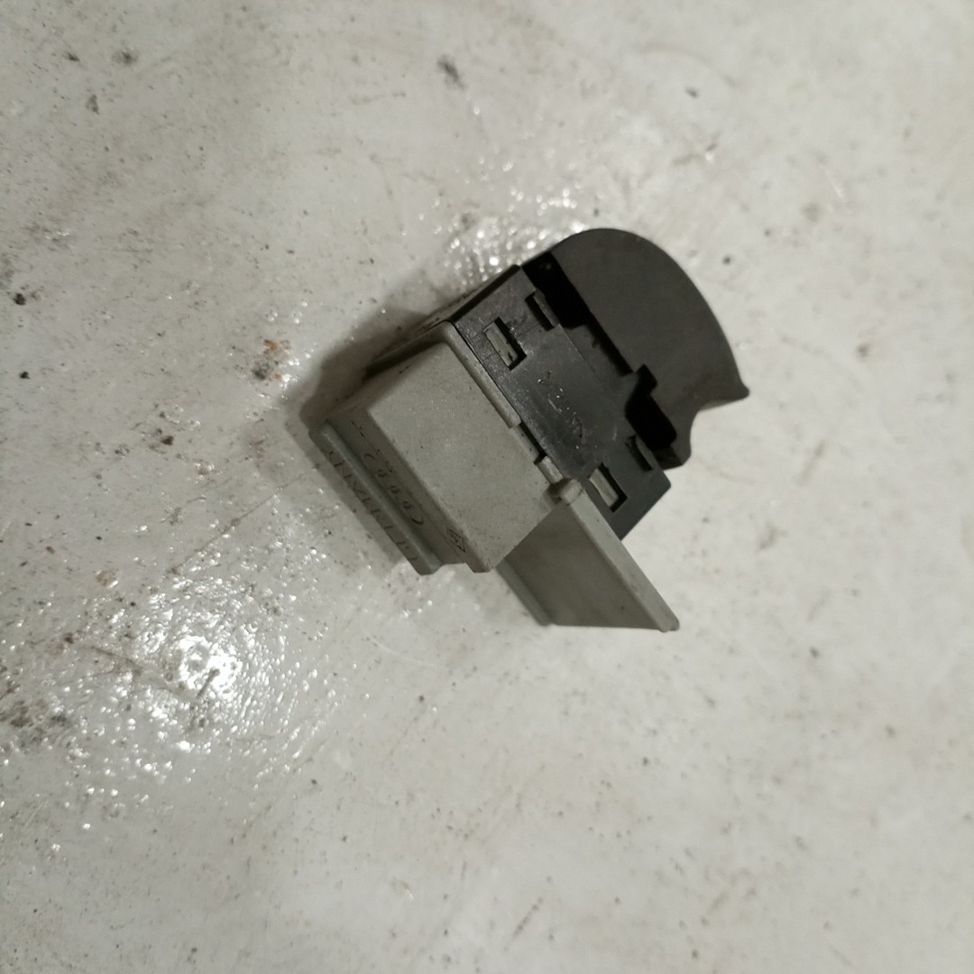 Comutador de vidro frente direito AUDI A6 (4B2, C5) | 97 - 05 Imagem-2