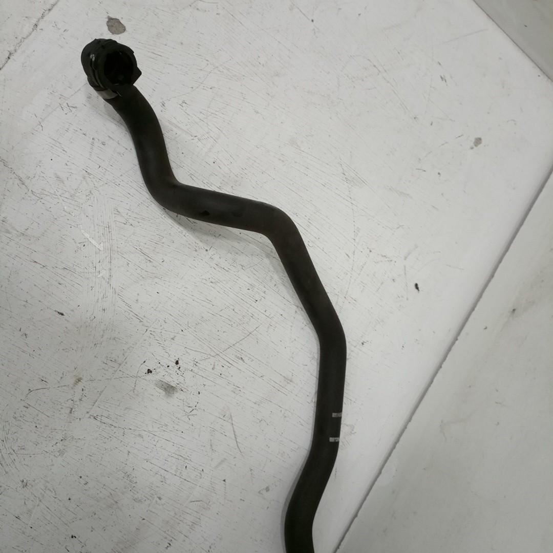 Tubo de Água BMW X6 (E71, E72) | 07 - 14 Imagem-1