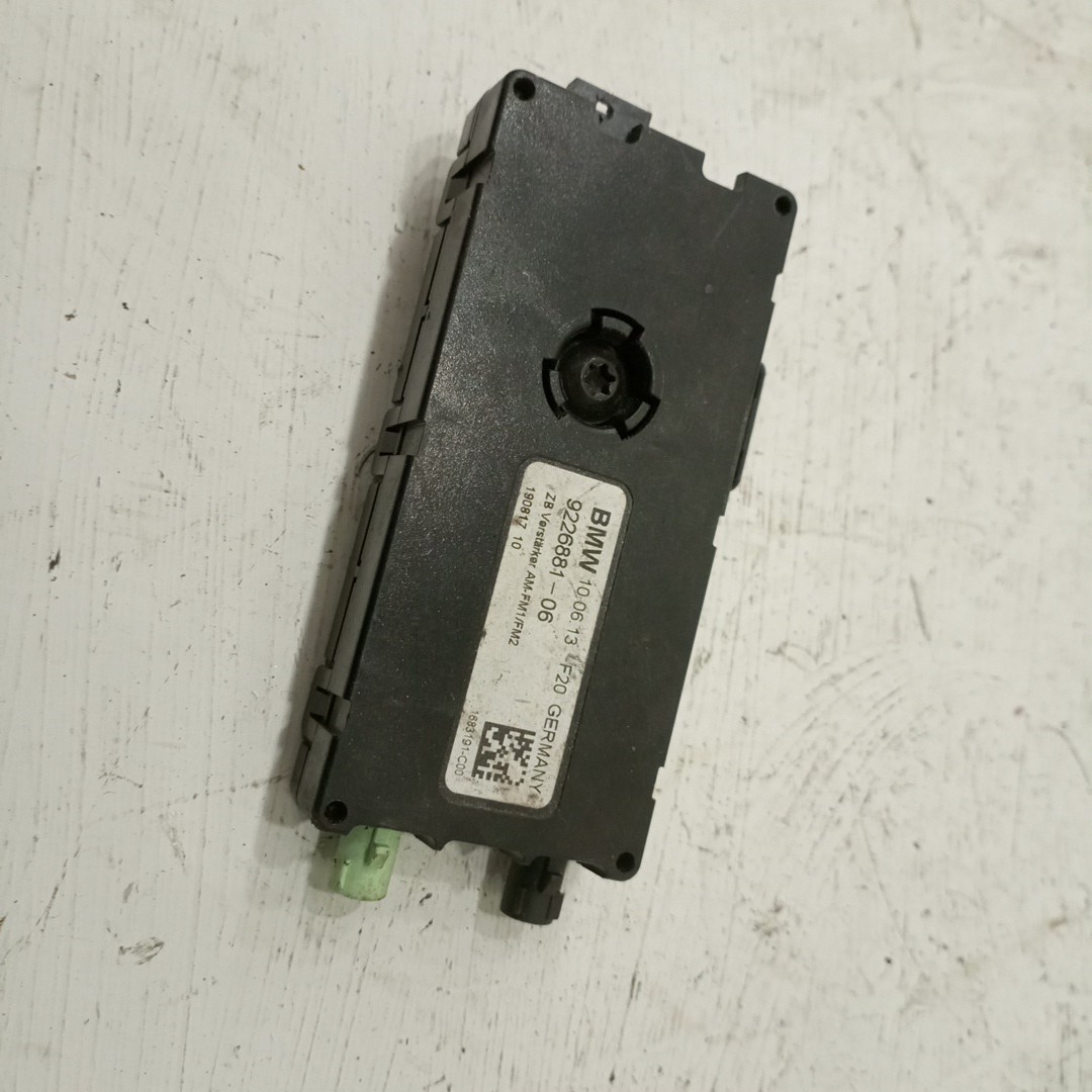 Amplificador de antena BMW 1 (F21) | 11 - 