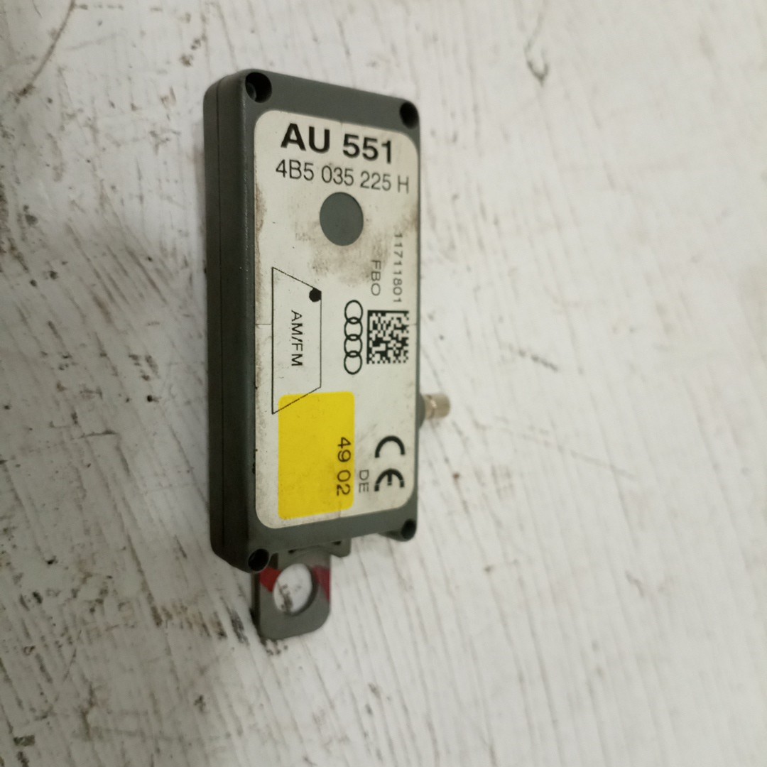 Amplificador de antena AUDI A6 (4B2, C5) | 97 - 05 Imagem-1