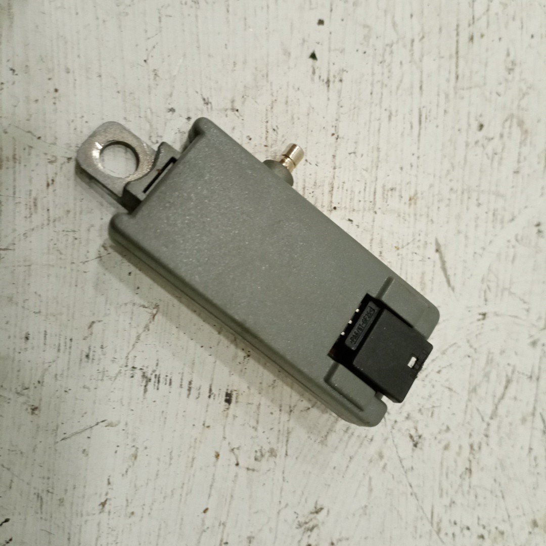 Amplificador de antena AUDI A6 (4B2, C5) | 97 - 05 Imagem-3