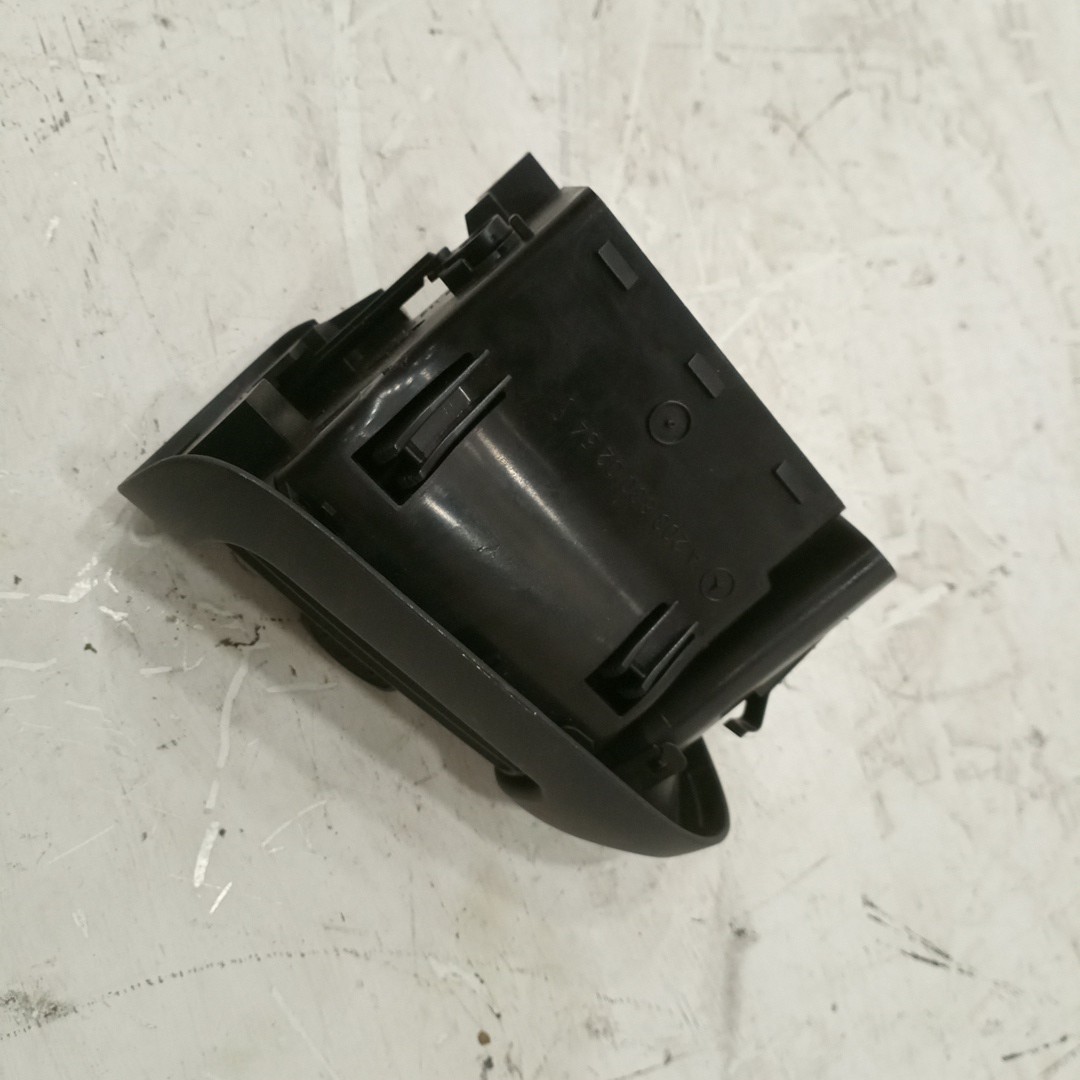 Difusor de ar MERCEDES-BENZ C-CLASS T-Model (S203) | 01 - 07 Imagem-3