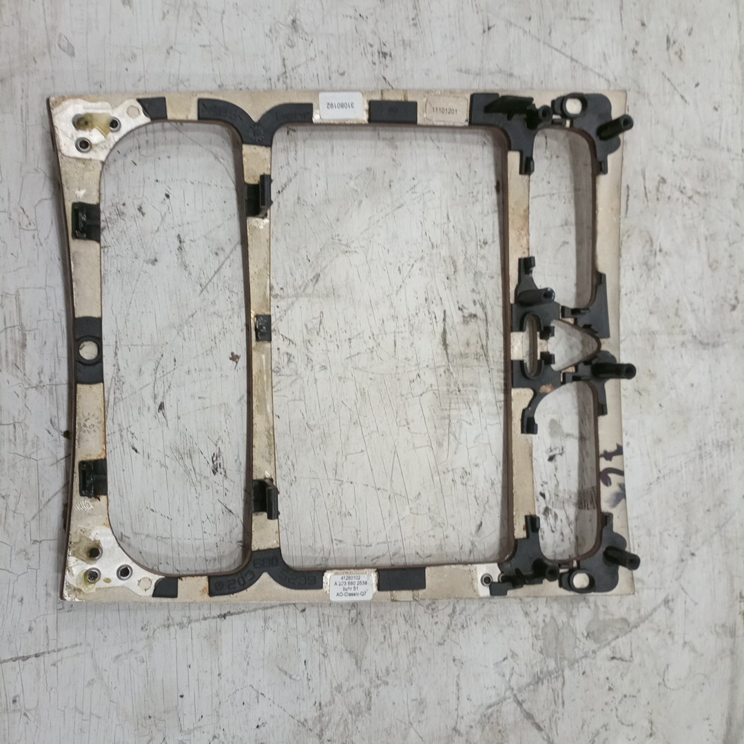 Moldura de consola central MERCEDES-BENZ C-CLASS T-Model (S203) | 01 - 07 Imagem-2
