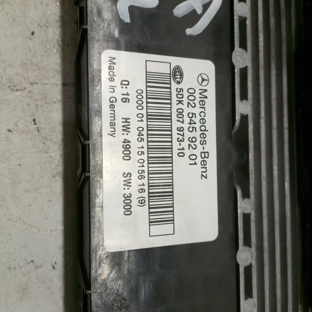 Caixa de fusíveis e relés MERCEDES-BENZ C-CLASS T-Model (S203) | 01 - 07 Imagem-1