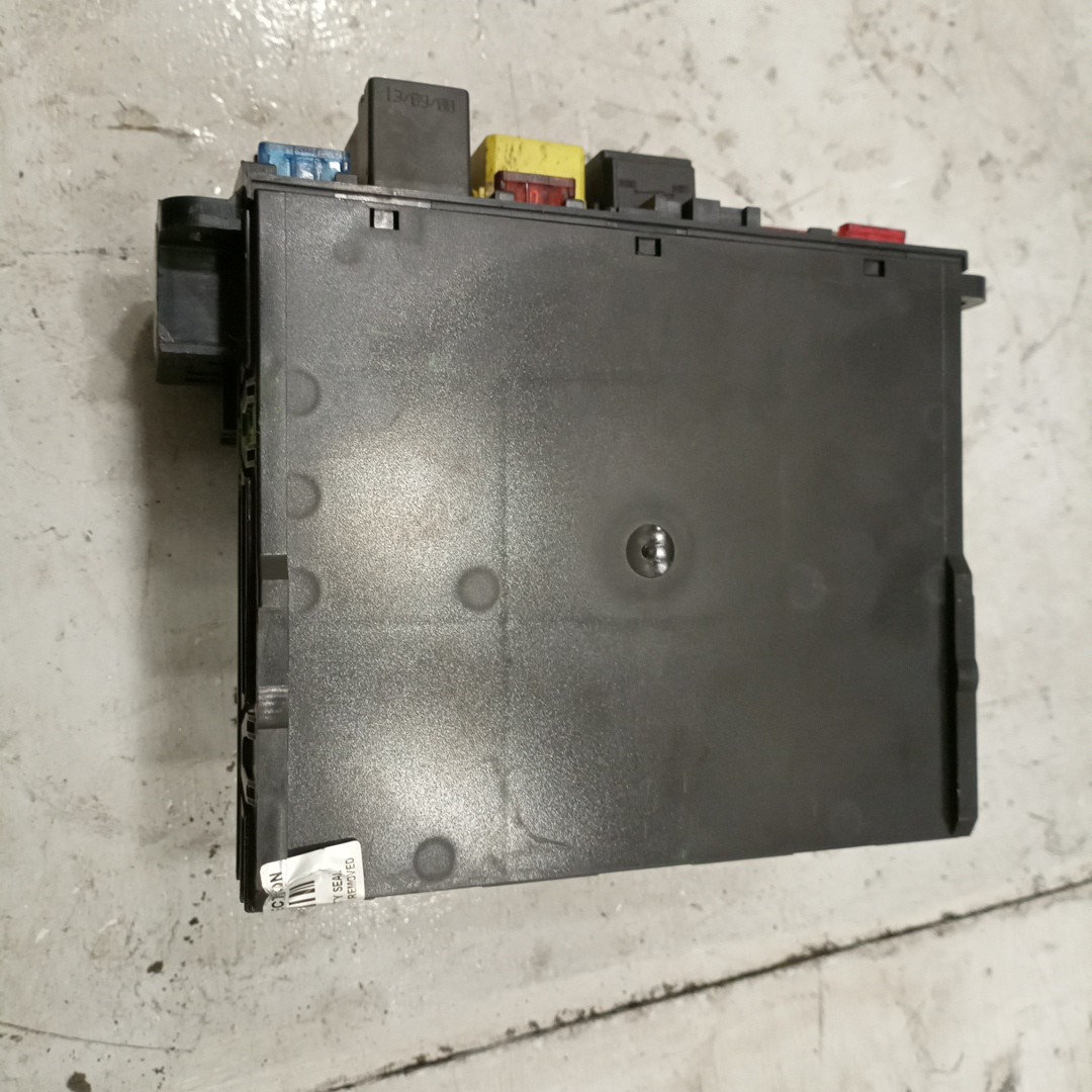 Caixa de fusíveis e relés MERCEDES-BENZ C-CLASS T-Model (S203) | 01 - 07 Imagem-3