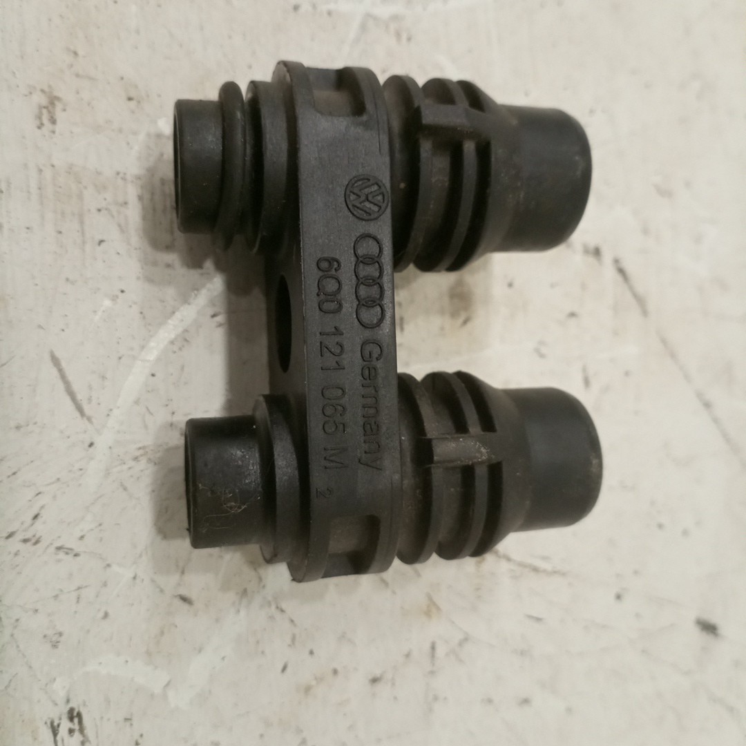 Tubo de Água VOLKSWAGEN POLO (6R1, 6C1) | 09 - 