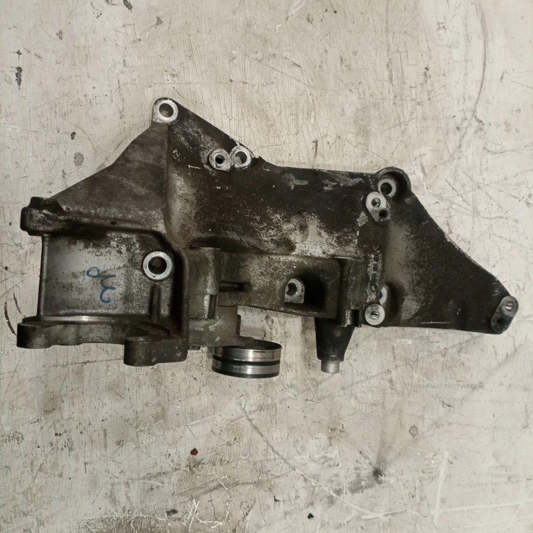 Suporte De Alternador RENAULT LAGUNA II (BG0/1_) | 01 - 07