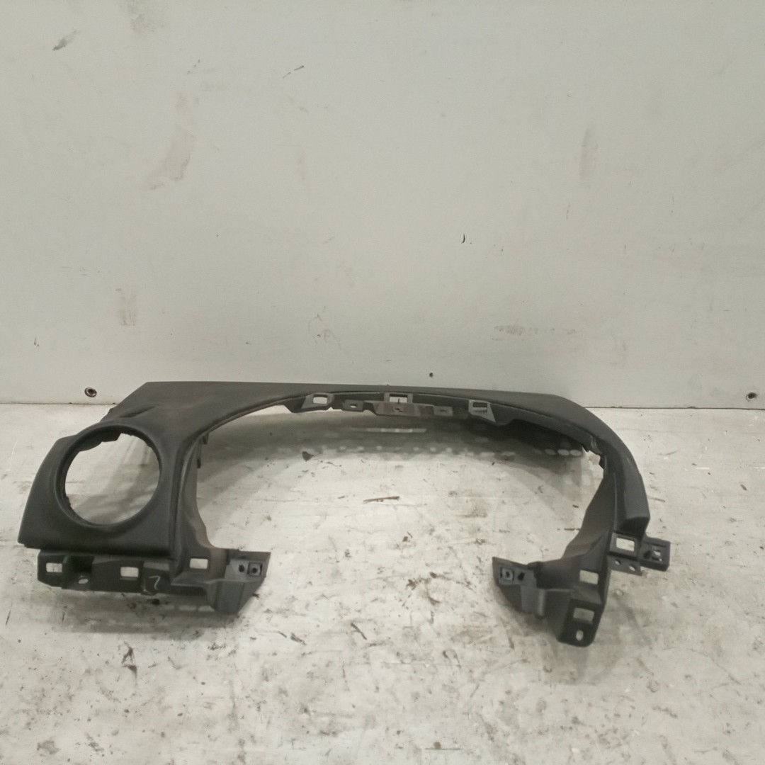 Acabamento de Tablier MAZDA 3 três volumes (BK) | 99 - 09