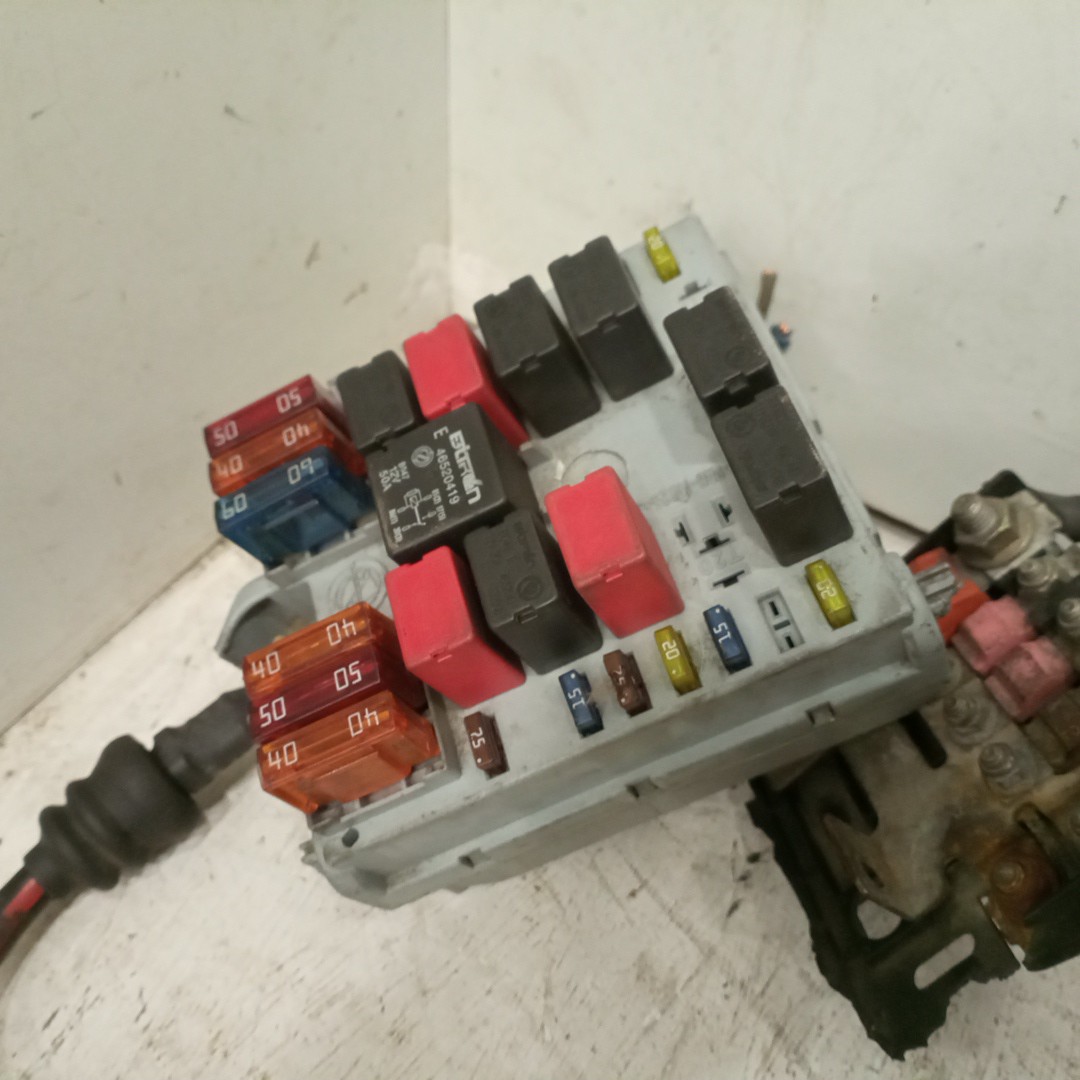 Caixa de Fusíveis ALFA ROMEO 147 (937_) | 00 - 10 Imagem-1