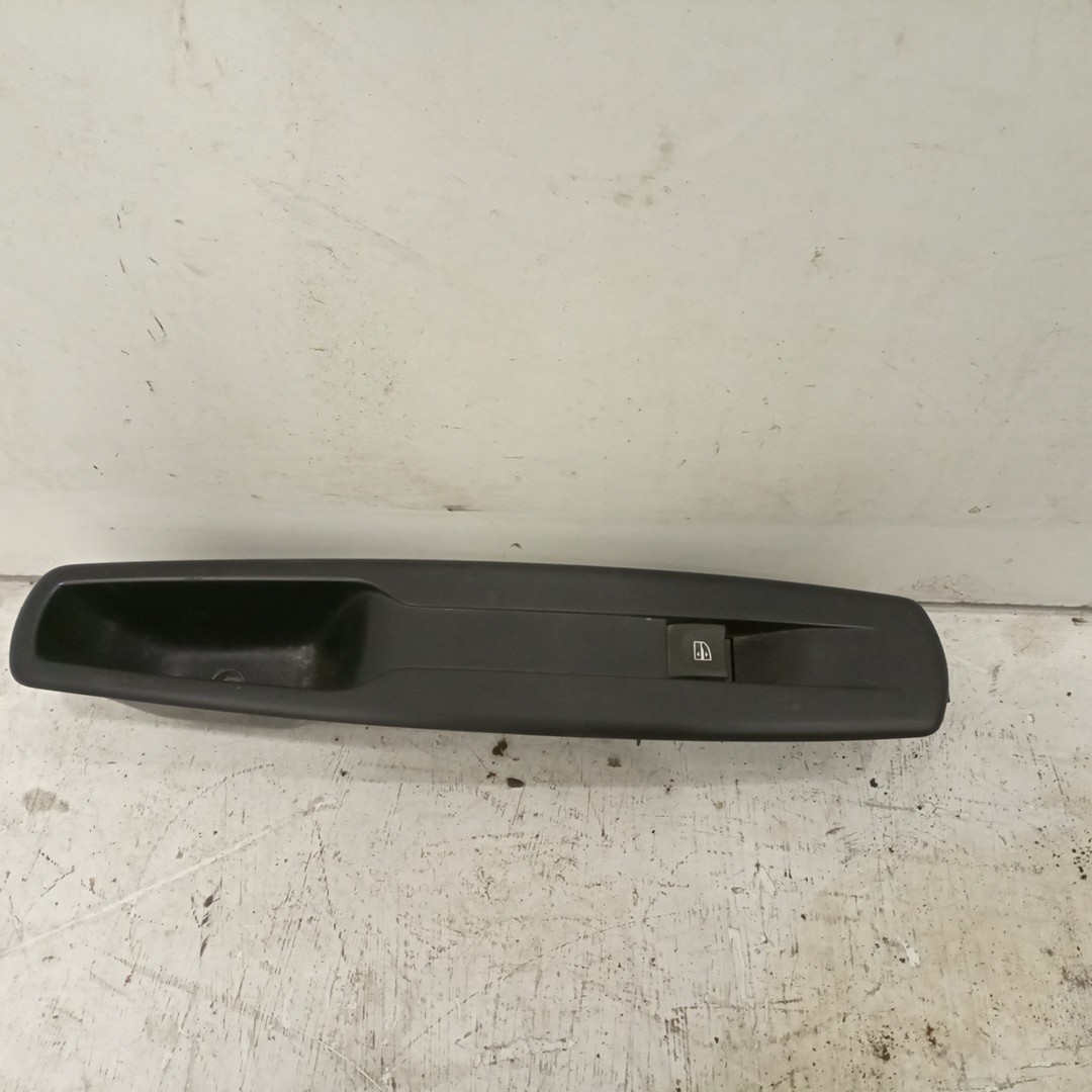 Comutador de vidro frente direito RENAULT MEGANE III Grandtour (KZ0/1) | 08 - 