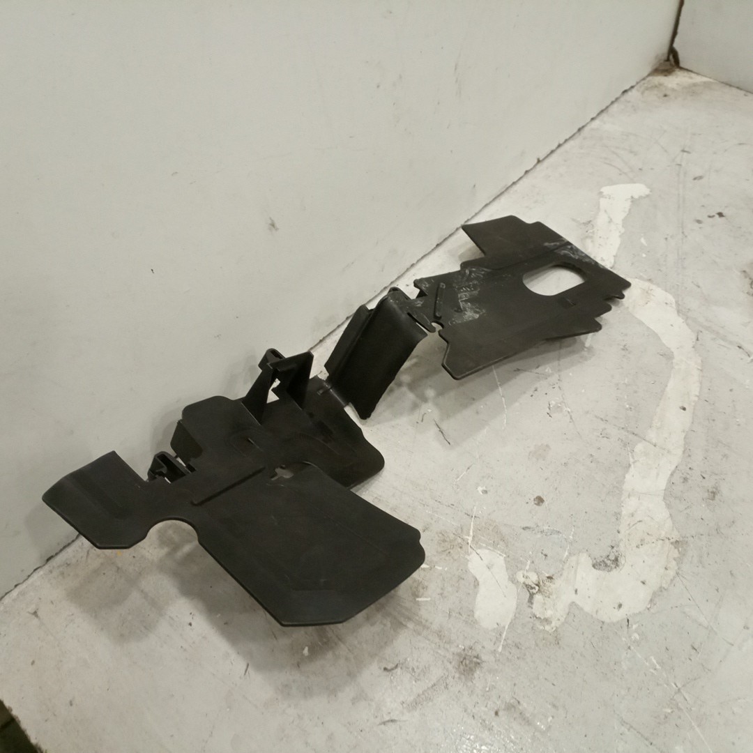 Guia de ar do radiador VOLKSWAGEN POLO (6R1, 6C1) | 09 -  Imagem-1
