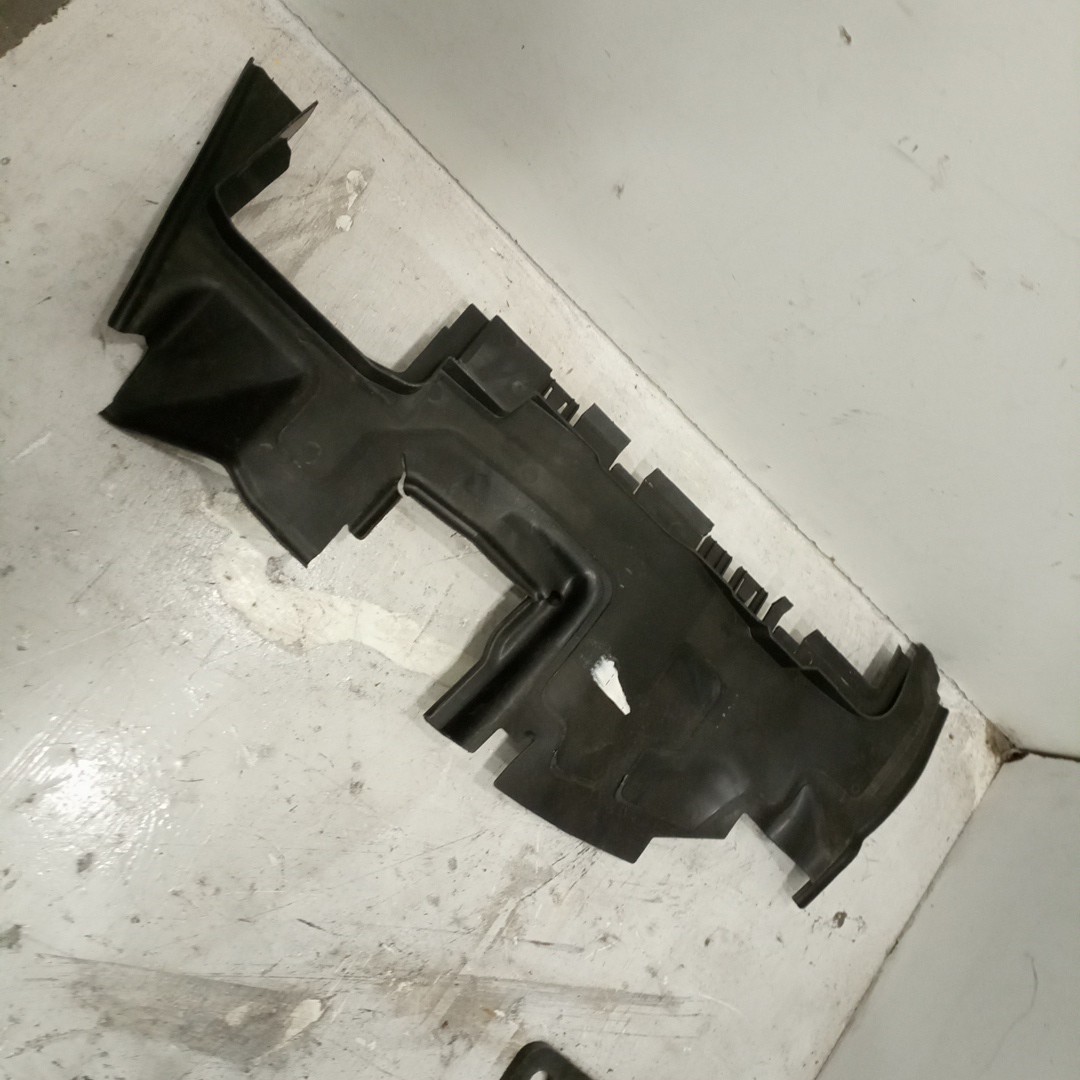 Guia de ar intercooler AUDI Q3 (8UB, 8UG) | 11 - 18 Imagem-1