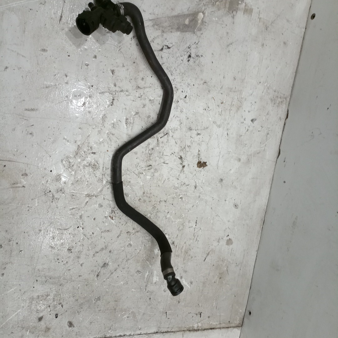 Tubo de Água BMW 5 Touring (F11) | 09 - 17 Imagem-1