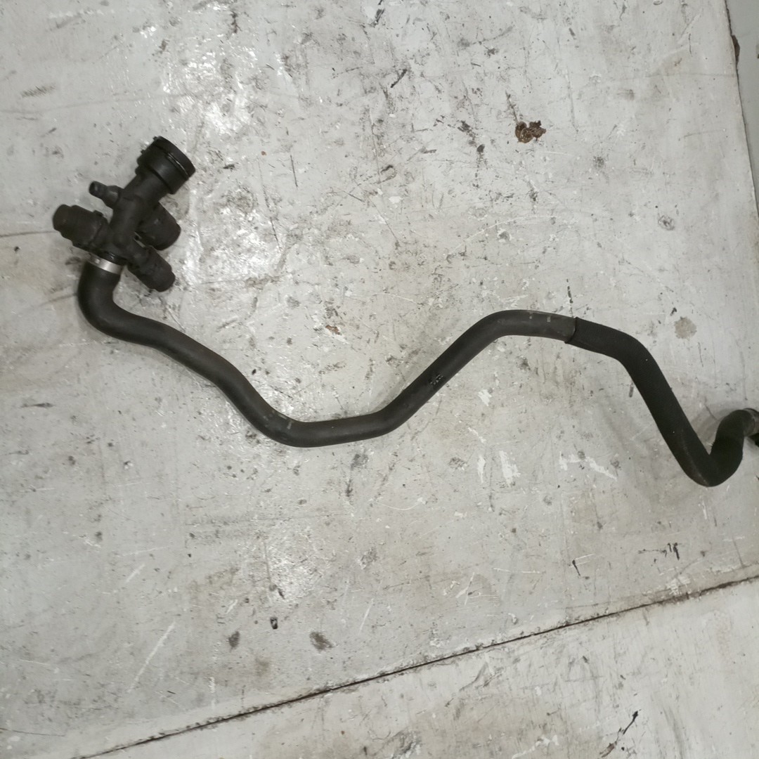 Tubo de Água BMW 5 Touring (F11) | 09 - 17 Imagem-2